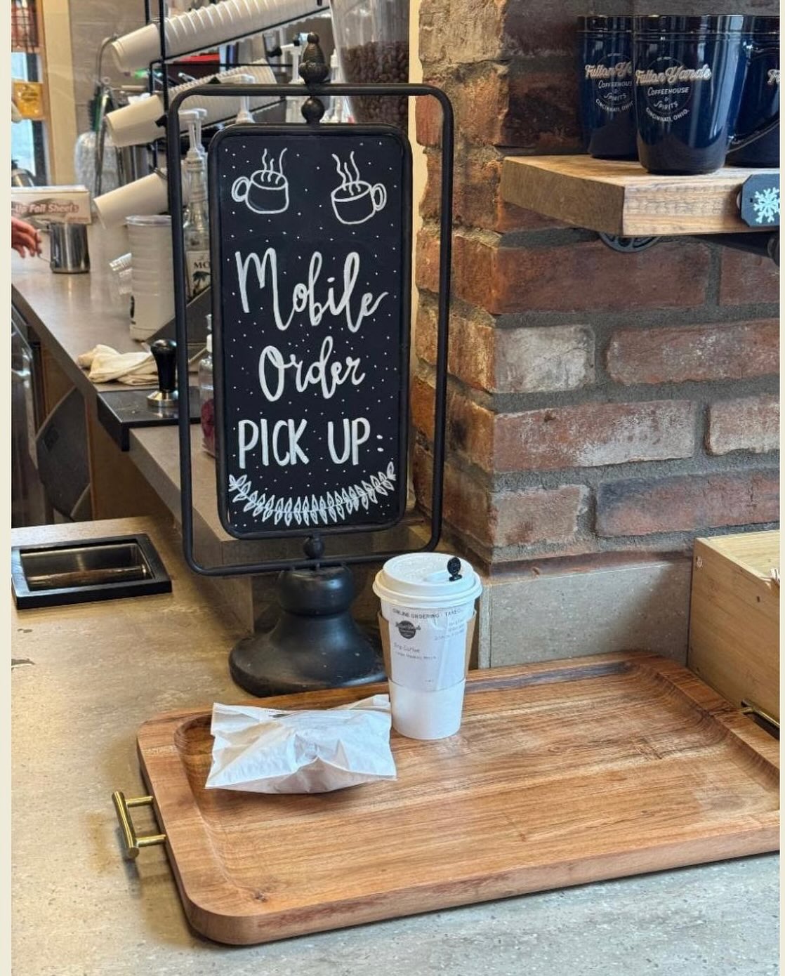 Need your morning coffee but running low on time? Check out our mobile ordering! Available via app or on our website ☕️📲
#cincycoffeeshops #cincinnati
