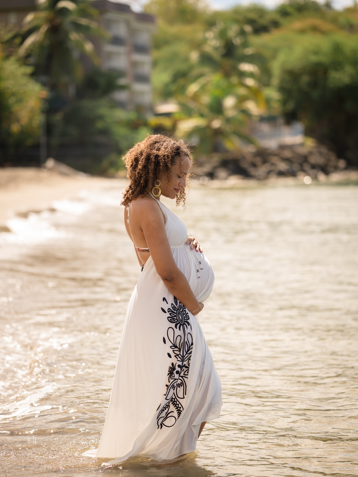 Porter la vie, la sentir grandir,
et déjà aimer si fort 🤍
Ces instants méritent d’être gardés pour toujours.
Les séances grossesse se réalisent idéalement à partir du 7ᵉ mois, quand les formes sont belles et que la magie opère pleinement.
✨ Écris-moi en DM pour créer ensemble tes souvenirs
#seancephotogrossesse #futurmaman #grossesse #shootinggrossesse #martinique