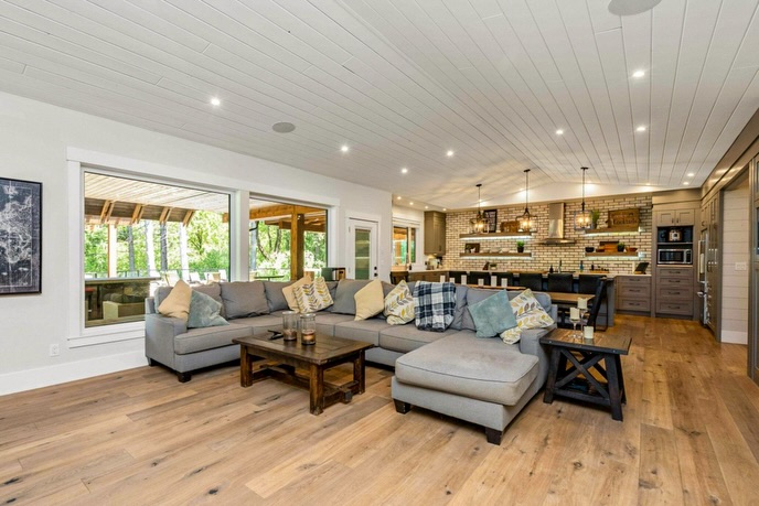 A look inside this custom home on Sumas Mountain.
Featuring a bright, open-concept layout, a custom wine feature, and clean, cohesive finishes carried throughout the space.
#ironrosehomes