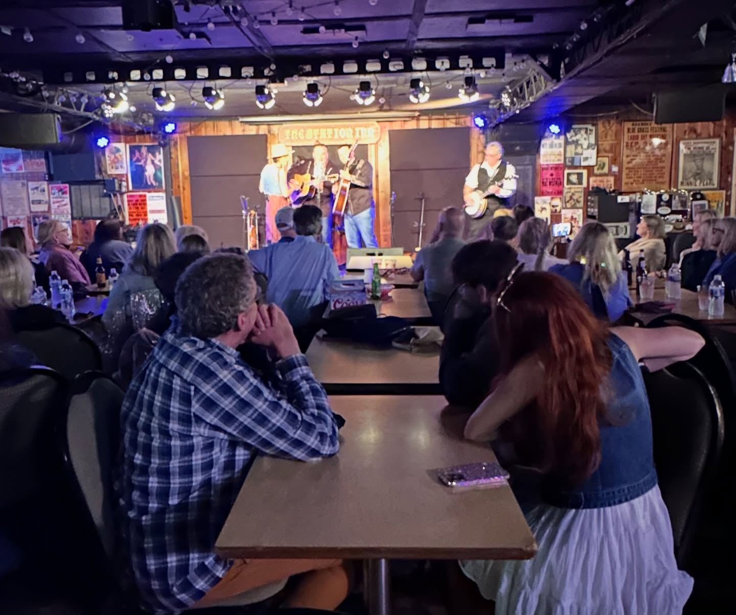 Here is a little “Little Delilah” from last night’s second set.
Thank you, @stationinnnashville for a terrific night of music! The storm blew through just in time for us to play to a full house. 🎶🎻🎙️🪕🍕
@james.m.music @syd_christian @tommy418358 @jenlbrooke
#bluegrassmusic #bluegrassliving #singersongwriter #mikemitchellmusic #lovesongstorchandbluegrass