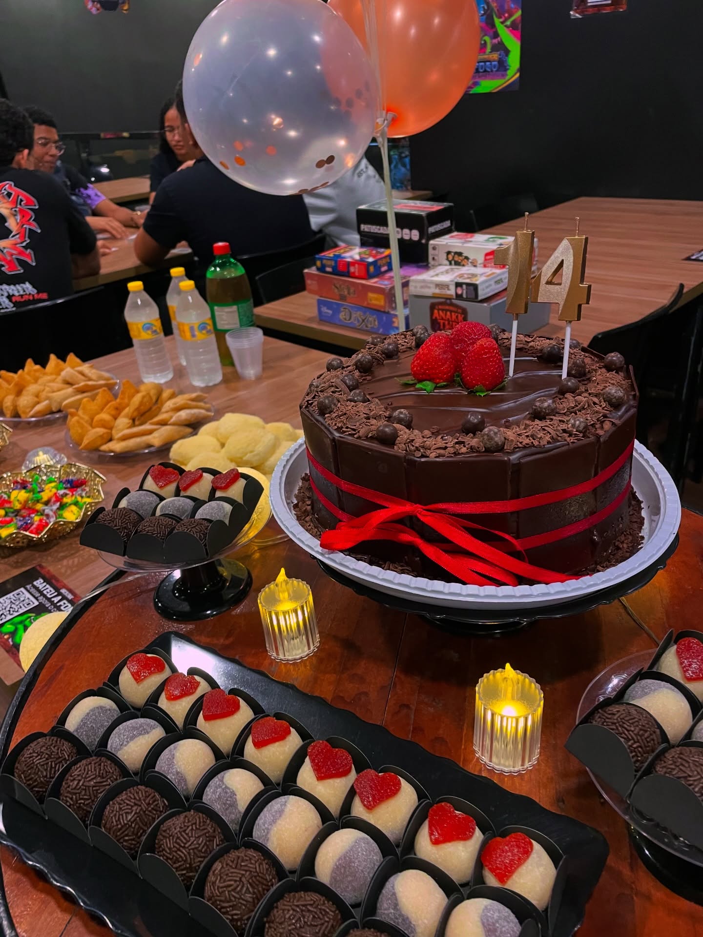 🎲✨ DUMP SEMANAL DA ORCS
Semana cheia por aqui 👀
Teve a volta do RPG de mesa com one-shot, aniversários rolando direto, muita gente reunida e novidades chegando na loja 💚
Bora colar nessa semana?👀 #orcscave #feiradesantana #dump