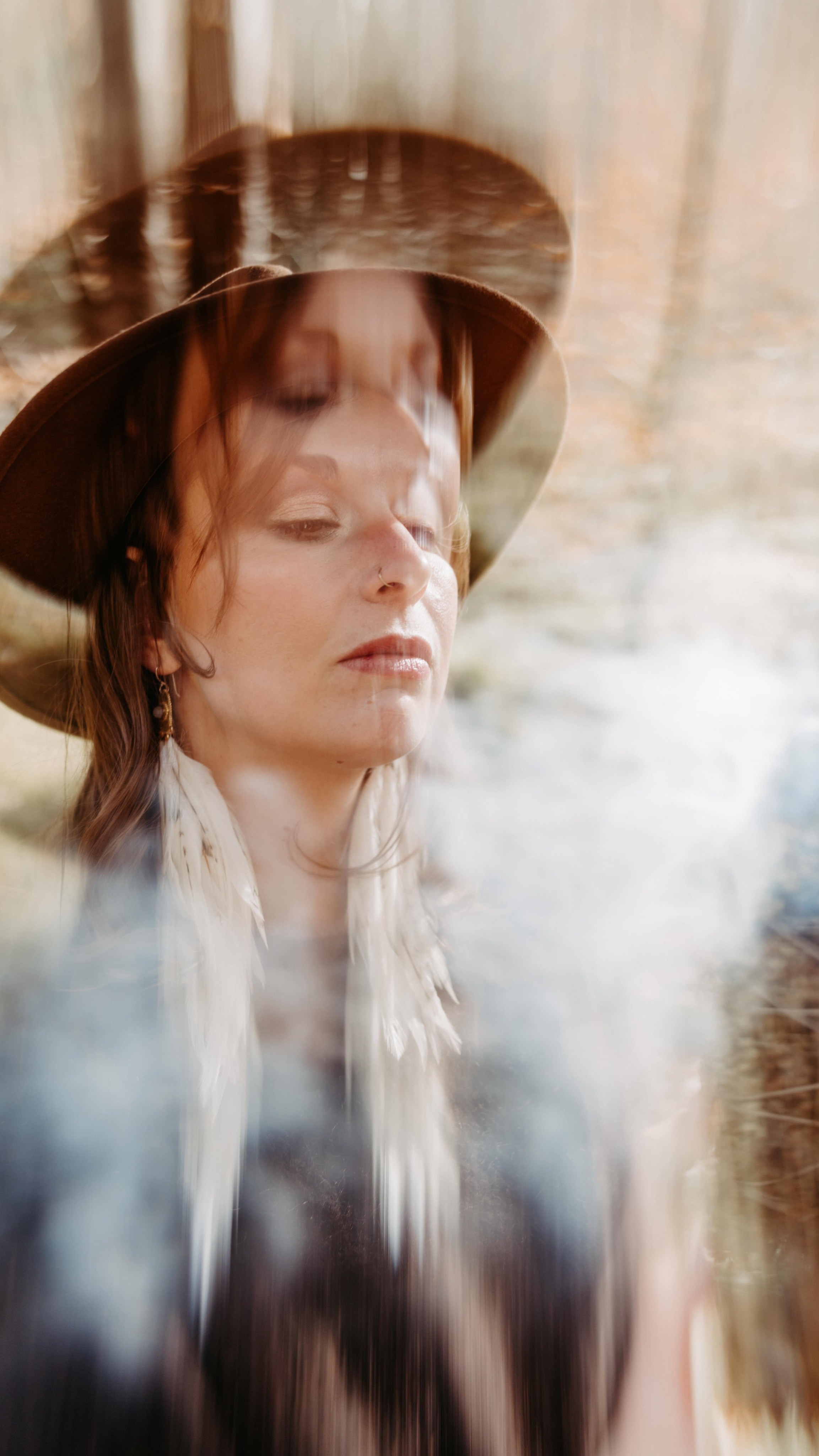 🤍📷 Fotografie isch für mi es spiele mit Liecht und Schatte. D'Person so festzhalte, wie ich sie wahrnime. Bilder wo lebed und d'Energie während em Shooting wiederspiegled. Fotografie isch das wo i gsehne und wahrnime.✨
Fotografie isch für mi soooo viel meh als nu knipse und ufe Uslöser drucke. 💕
Danke für dis Vertraue und de magischi Shootingnamittag du Liebi @iam.alexandramoser 💕
STEPHANIEBUECHEL
HEIHEISTEPHANIE
ABTWILSG
FOTOGRAFINSTGALLEN
FOTOGRAFINOSTSCHWEIZ
RETREATSCHWEIZ
AUSZEITSCHWEIZ
ZURÜCKZUMIR
FURNA GRAUBÜNDEN
STGALLEN
RETREATNORWEGEN
TROMSØ
FOTOREISEFÜRFRAUEN
LIFECAOCH
ZYKLISCHESLEBEN
FRAUENPOWER
FRAUENCOACH
TAGESAUSZEITSTGALLEN
STEPHANIESSAFESPACE
SCHWEIZERPODCAST
PODCASTAUFSCHWEIZERDEUTSCH