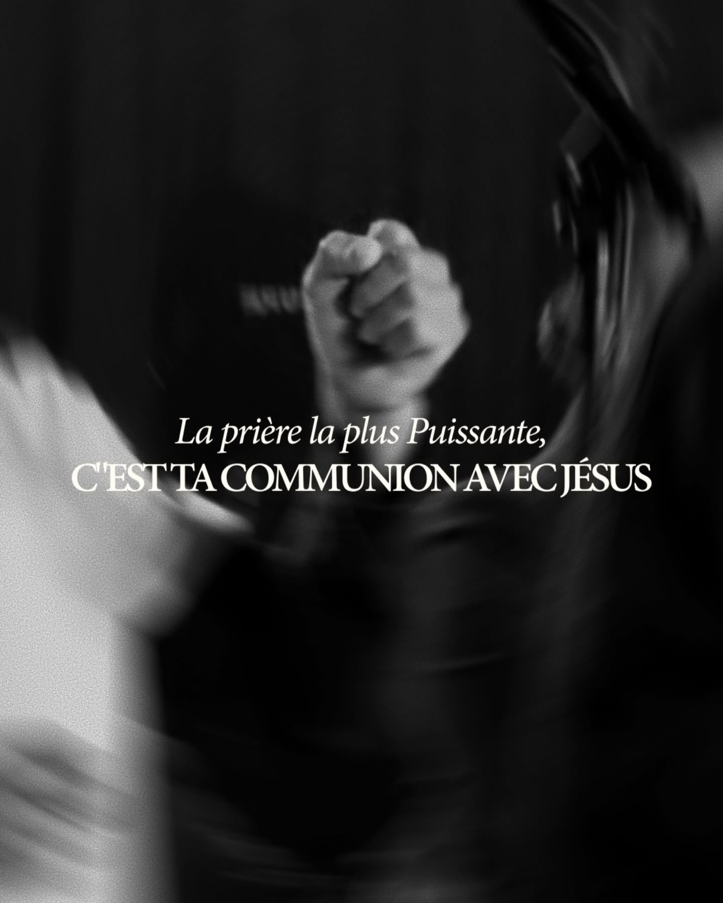 Luc 10:42 – « Une seule chose est nécessaire. »
S’il y a bien une chose à préserver, à garder précieusement, à protéger jalousement, c’est notre communion et notre intimité avec Jésus.
C’est là que tout commence. C’est de là que tout découle. Tout ce que nous faisons, tout ce que nous sommes… prend sa source en Lui.
Au milieu de tout, une seule chose demeure essentielle :
Jésus.
#Luc1042 #IntimitéAvecDieu #Jésus #Communion #VieChrétienne