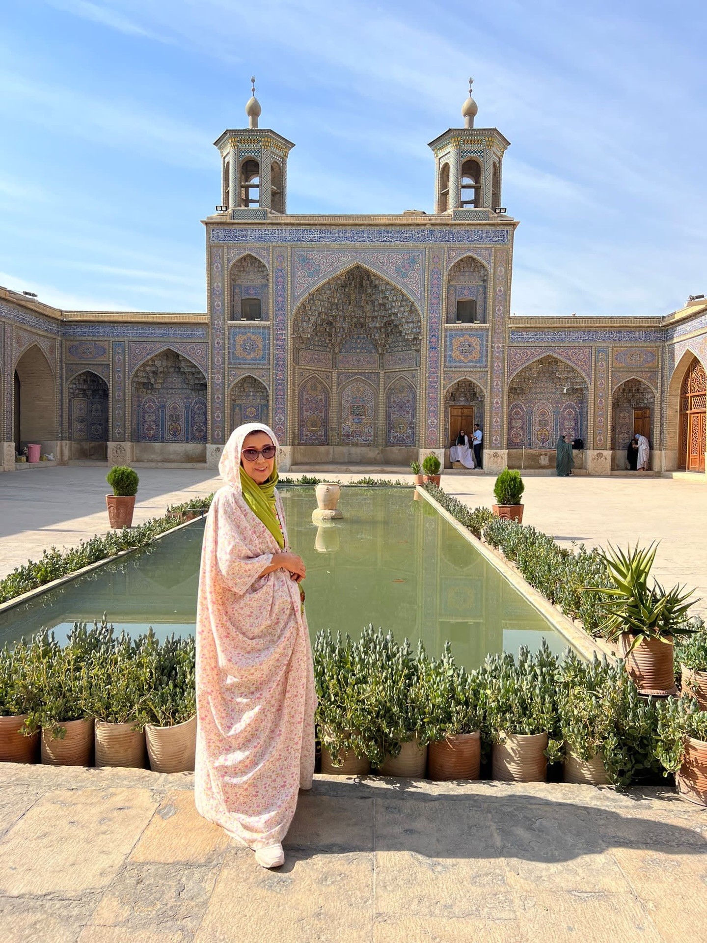 ✨ İRAN’DA UNUTULMAZ ANLAR ✨🇮🇷
İran turumuza katılan tüm misafirlerimize;
enerjileri, samimiyetleri ve bizimle paylaştıkları eşsiz anılar için
kalpten teşekkür ederiz 💛
Birlikte keşfetmenin, gülmenin ve yeni rotalar çizmenin keyfi bambaşka…
Daha nice güzel yolculuklarda buluşmak dileğiyle 🧳💫
📅 Gelecek Tur Tarihleri için iletişime geçebilirsiniz 🌸
📌 Detaylı Bilgi & Rezervasyon
📞 0533 526 65 73 | 0505 110 41 65
📲 @sirpturizm
🌐 www.sirpturizm.com.tr
#sirpturizmlekesfet #sirpturizm #şirpturizm #iran #irantravel