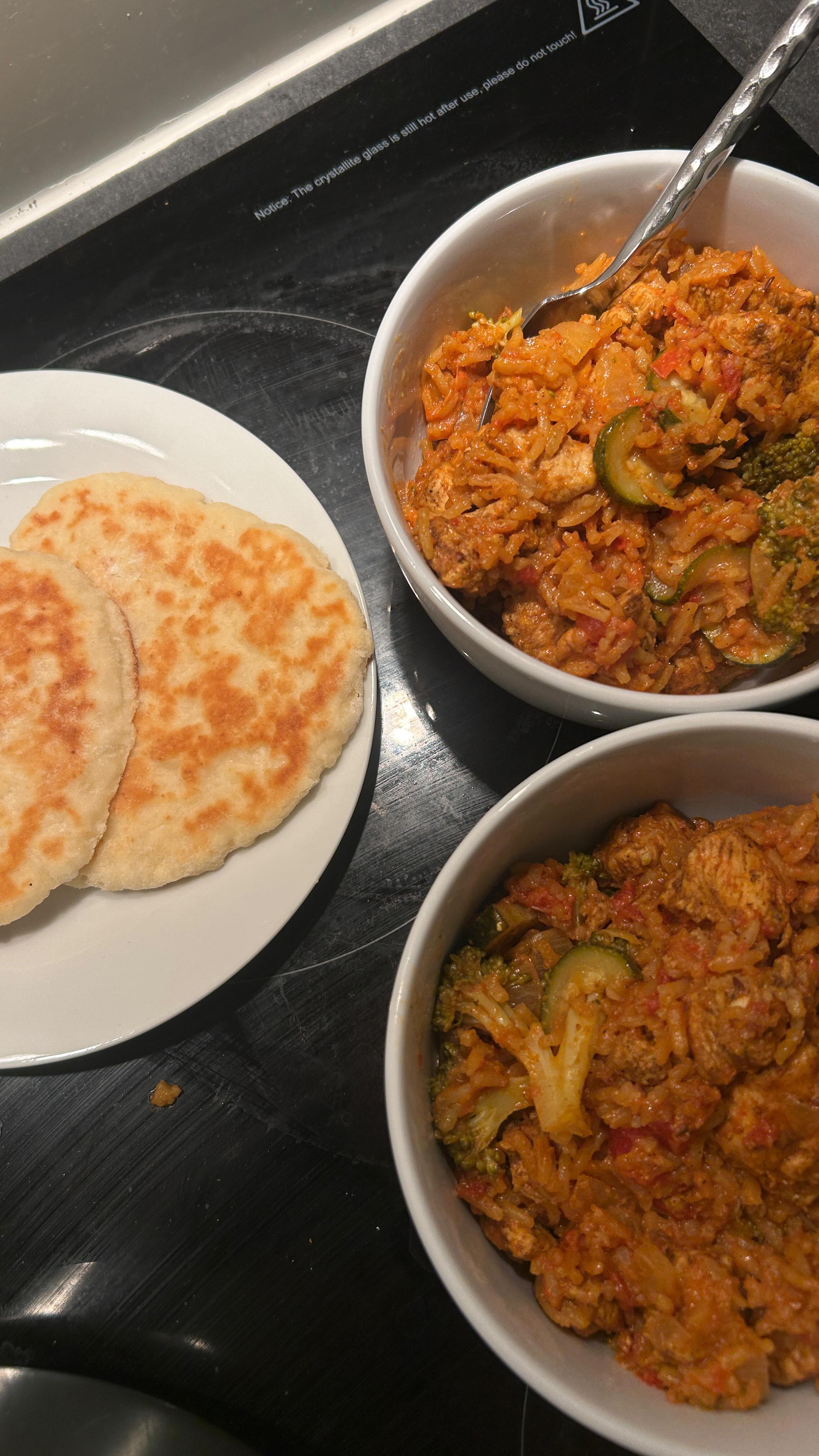 Who said cooking has to be complicated? 🙃
This one pot curry proves you can have a hearty, nutritious, flavour-packed meal without juggling multiple pots and pans. Perfect for busy nights, training days, or when you just don’t want to do the dishes.
INGREDIENTS (serves 4)
☀️ @mingleseasoning Sri Lankan curry seasoning
☀️1 brown onion (diced)
☀️500g skinless chicken breast (diced)
☀️1cup+ veg of choice
☀️1 can diced tomatoes
☀️1 can light coconut cream
☀️1 cup uncooked rice
Stock if needed
METHOD
1. Heat seasoning in a pot over a medium heat, then add oil and onion
2. Add chicken, stirring to coat and cooking until brown
3. Add veg, tomatoes, coconut cream and rice and bring to a simmer (add chicken stock if there is not enough liquid)
4. Cover and cook for 7-10mins, stirring occasionally
Tip: Batch it for the week, or freeze portions for later. Minimal effort, maximum flavour!
#onepotmeal #onepotrecipe #curry #healthydinner #dietitian