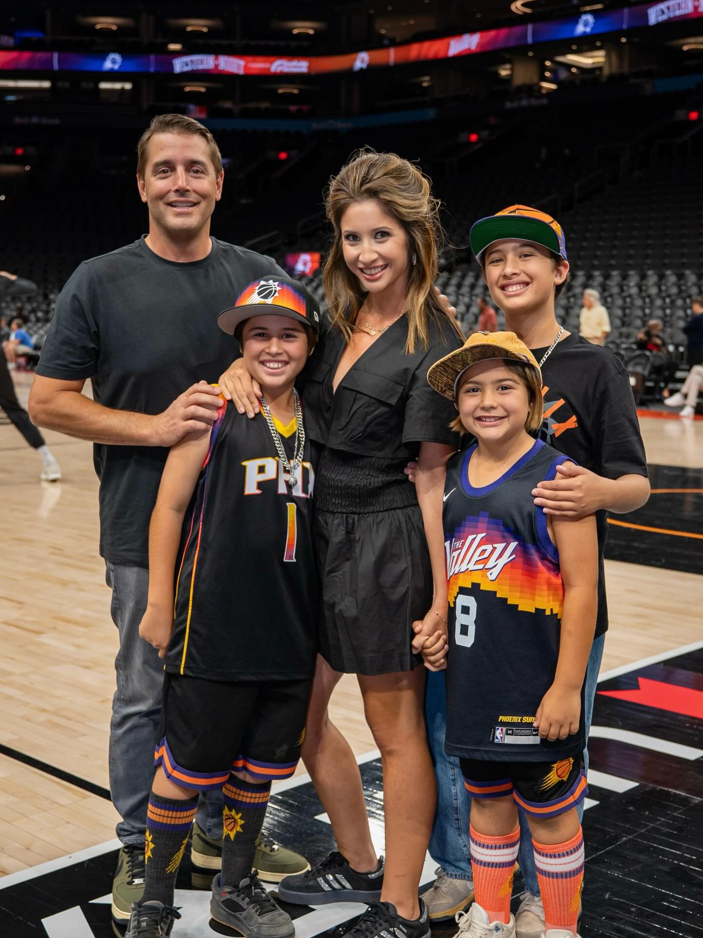 Before I recap meaningful moments from moderating such an awesome Training the Mind event ahead of the Suns game Tuesday, a few highlights from the night with my entourage 🫶
We enjoyed @therararoomphx, had a run in with OBJ, saw our sweet @neve.david, the boys buddied on the court for the National Anthem, watched practice (Za’s first Suns interview at age 6 was with Josh Okogie… always so nice!), and while we didn’t get a W, it was such a special night start to finish 🥰
Thank you to my dear friend @brookchouletmd for trusting me to lead an incredibly powerful conversation. More to come on our dynamic lineup!!! 👊