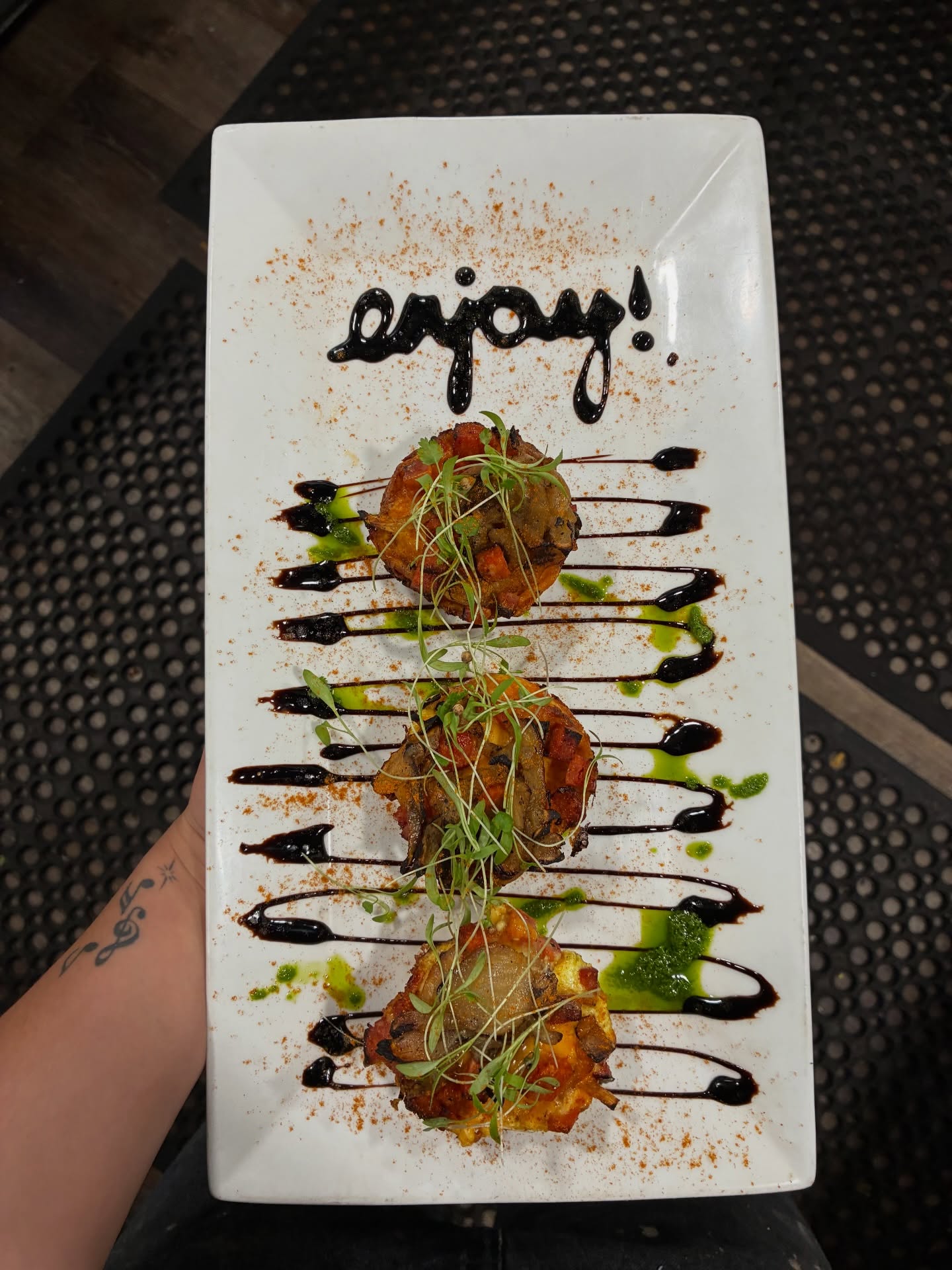 Porto Santo Egg Bites
Chouriço, caramelized onion, fresh mozzarella, and smoked cheddar.
Live music today at 12pm
On the Bay. 1350 Empire Blvd
#ElviosCoffee #RochesterNY #BrunchSpot #LiveMusic #CoffeeCulture