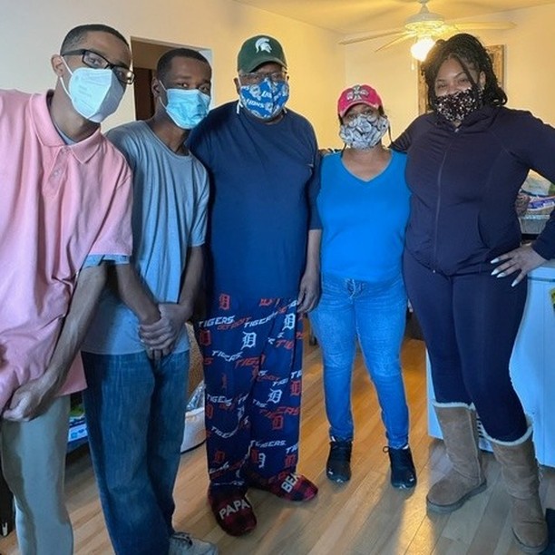 Happy Thanksgiving from our family to yours! Thanks to our sponsors and supporters, our very first project "Ace Adopts A Family for Thanksgiving" was a HUGE success! We were able to provide thanksgiving dinner for FOUR families! Be sure to stay tuned for our next project! Don't forget to like, share, and donate if you're able to our cause! www.theacefoundation.us/supportus
#nonprofit #Thanksgiving #communityservice #givingback #supportus