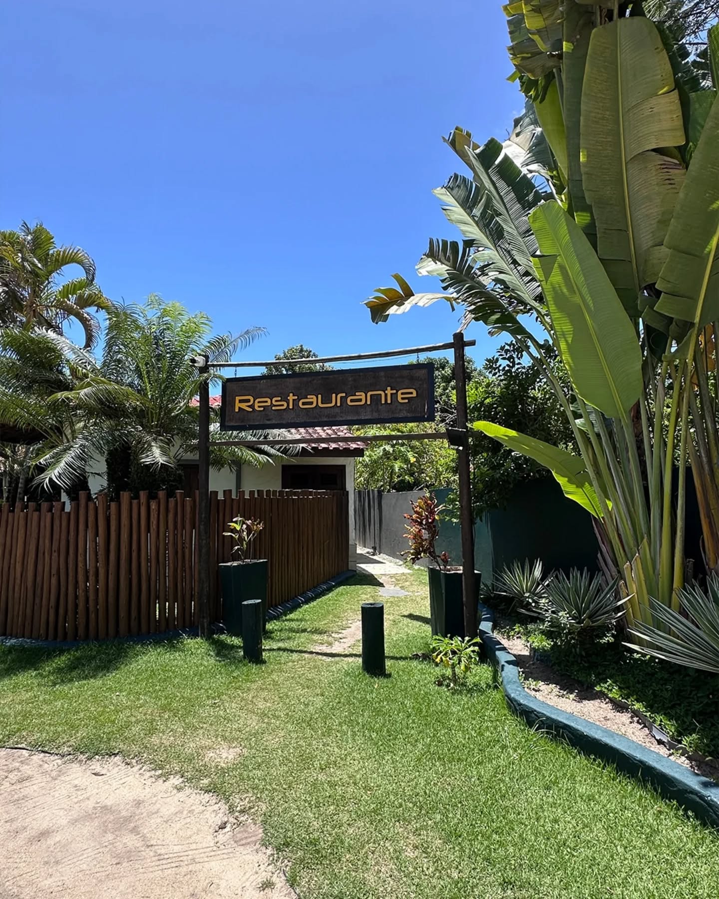 O restaurante do Rigatoni traduz com elegância a proposta do lugar: beleza, cuidado e uma experiência que começa muito antes de a refeição chegar à mesa.
Venha conhecer o nosso restaurante.
Pousada Rigatoni e Beach Club
Reserva: (73) 9 9800-1818
www.rigatonibrasil.com.br
.
.
#clubdepraia #rigatoni #beachclub #destinosbrasileiros #viagem