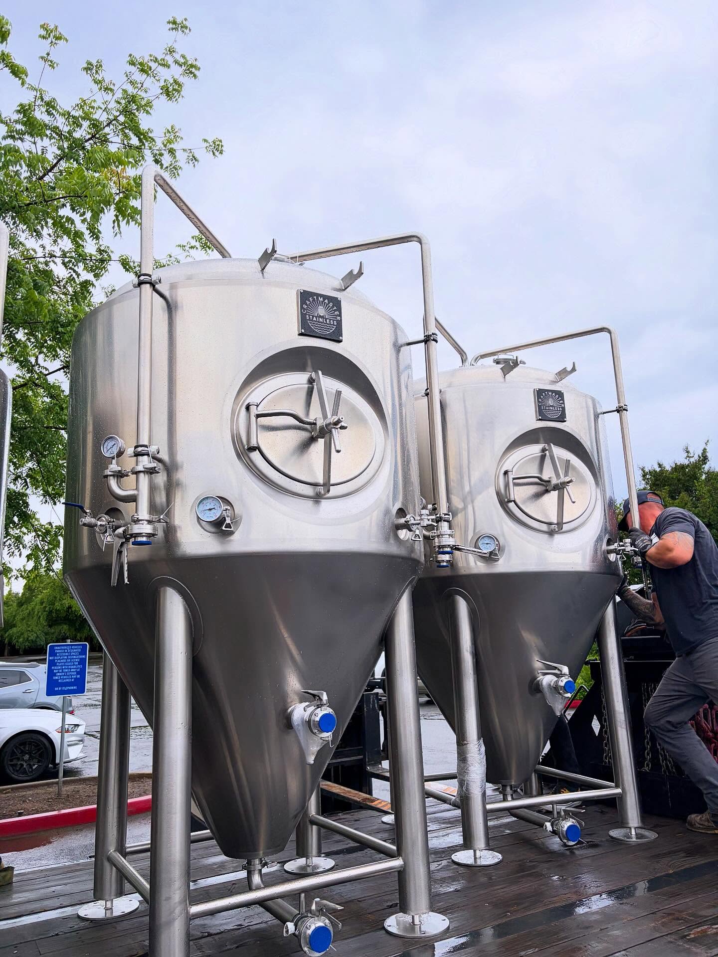 It’s new tank day for us here at the brewery! We got a couple more 10bbl fermentation tanks from @craftmasterstainless to bring you even more lager since you’ve been drinking it all up so quickly! Don’t worry, whatever traditional lager we put in those is still making it over to our horizontal tanks for maturation, we’re not cutting that corner!