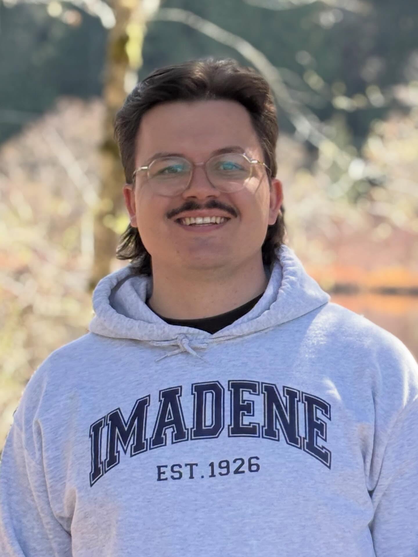 Say hello to Ben Seward, our new Program Director! Ben first attended camp in 2008 as a camper in Intermediate Boys. Since then, he has served as a cabin leader, on the music team, and alongside his dad, Pat, in the kitchen. He also worked on summer staff in 2018-2019. Ben is excited to be back at camp and looks forward to being part of a team that creates meaningful experiences for campers.
Welcome, Ben!