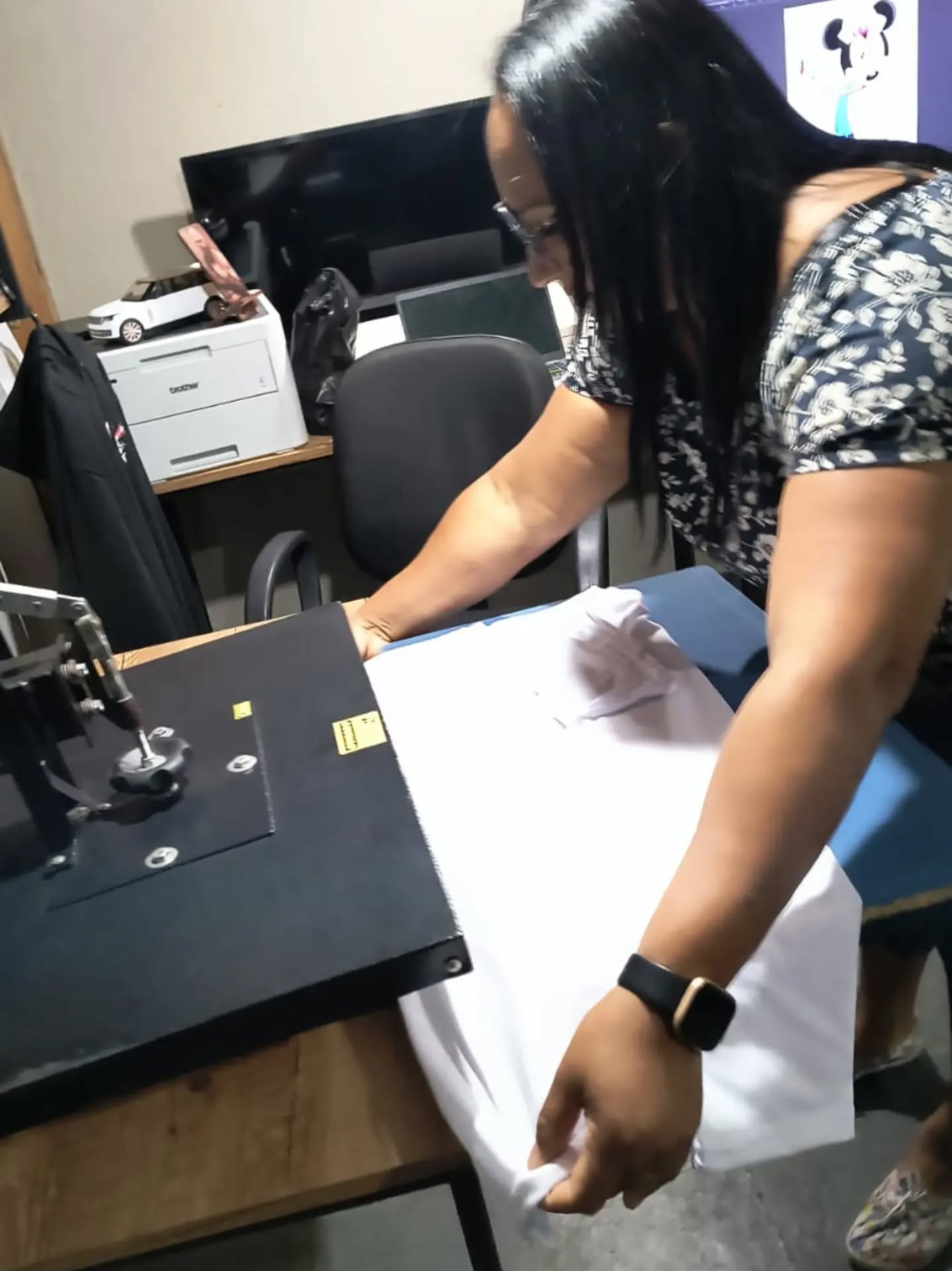 APRENDA FAZENDO
Aqui o aluno aprende colocando a mão na massa. Nosso método é prático, direto e eficiente.
Você acompanha cada etapa e executa junto, criando confiança para trabalhar sozinho depois.
🔥 Aprender na prática muda tudo.