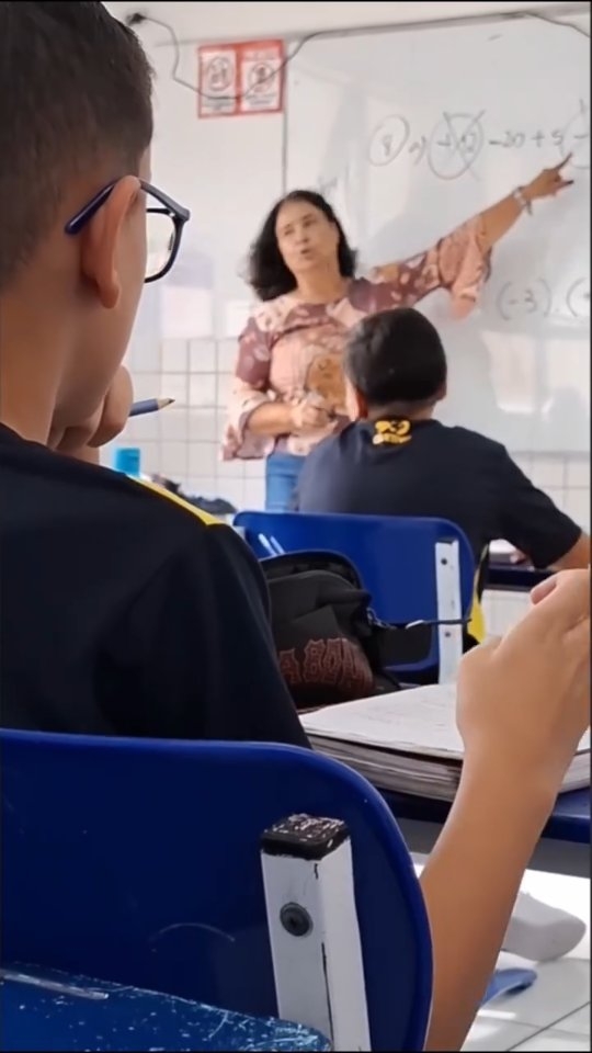 O Colégio 4 de Julho oferece um ambiente acolhedor e preparado para o desenvolvimento dos alunos, com ensino da Educação Infantil ao Ensino Médio. Por meio de projetos, atividades e aulas complementares, promove um aprendizado criativo e completo, formando alunos para os desafios do presente e do futuro, com base em valores cristãos há 38 anos.
📞 (11) 95815-5592
📍 Rua Padre Faustino Consoni, 17 – Vila Missionária (bem pertinho de você!)