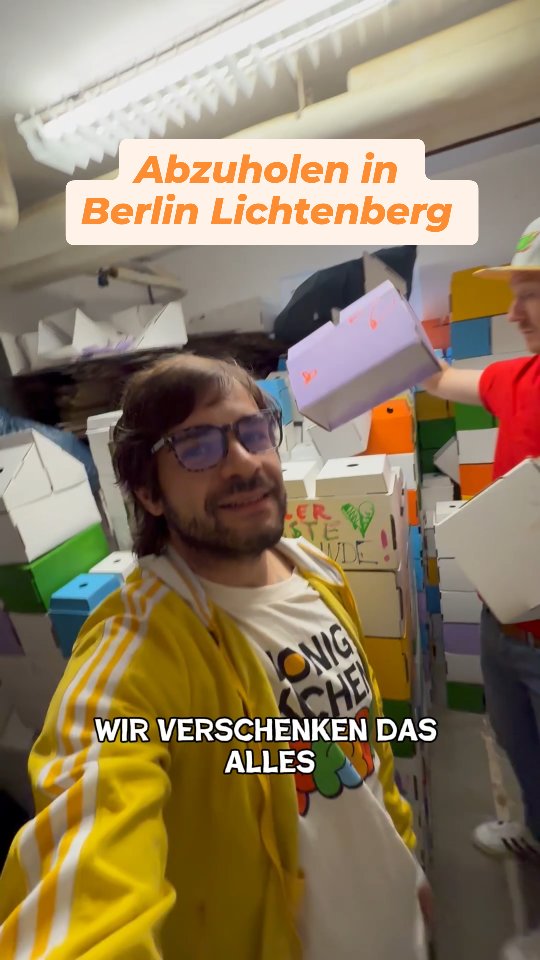 Wir verschenken coole Bausteine aus unserem Bühnenbild. Bei Interesse schreibt in die Kommentare und meldet euch bei uns. #honigkuchenpferde #kita #grundschule #verschenken #bausteine