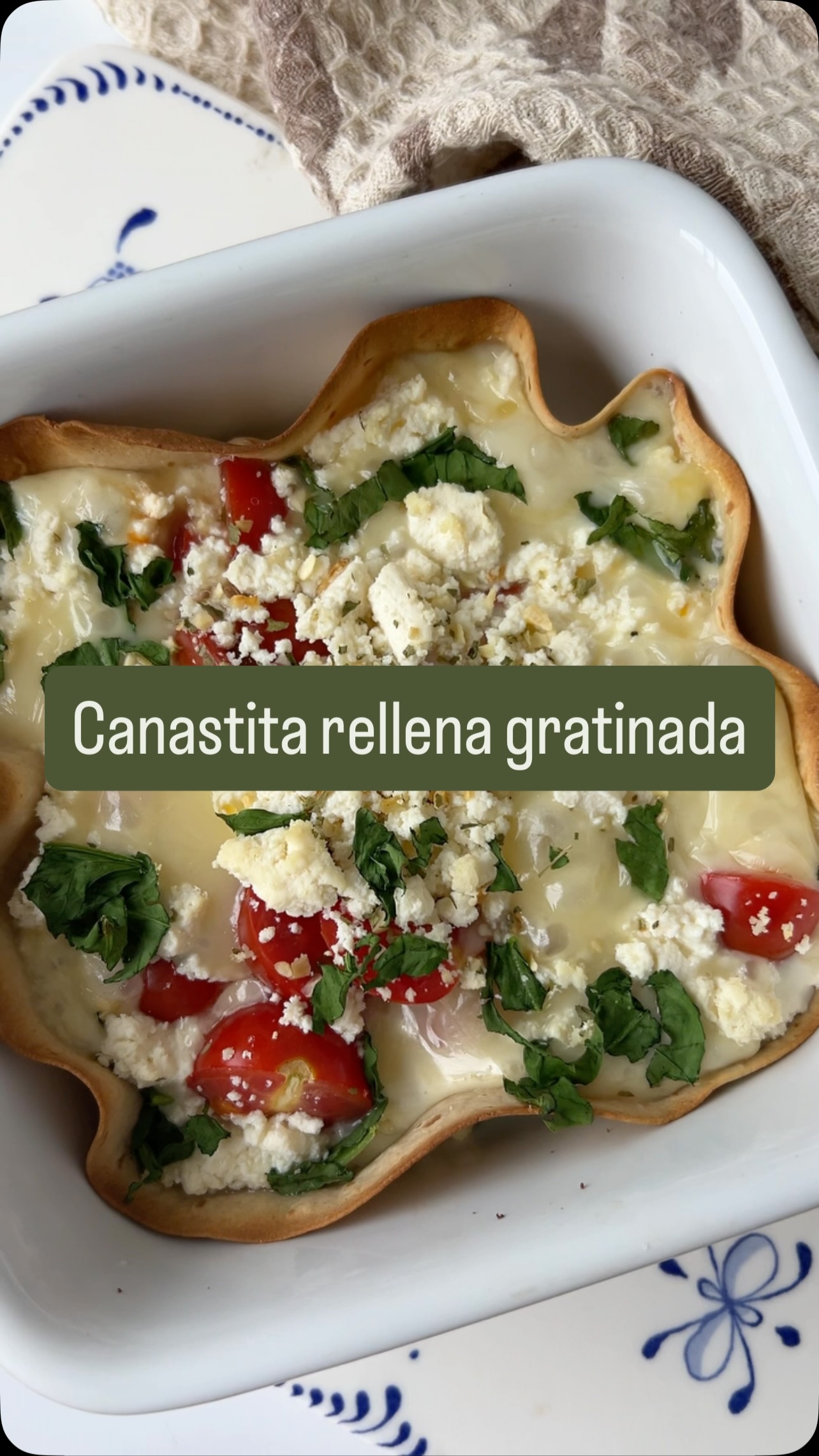 CANASTITA RELLENA GRATINADA 🍅🧀
Mira lo fácil que es y te salva un almuerzo o cena 😉
🥬 Ingredientes:
✔️ 1 rapidita integral común o sin gluten
✔️ Tomates cherry
✔️ 30 gr de queso magro
✔️ Hojas de espinaca
✔️ 30 gr de ricota
✔️ 1 huevo
✔️ Condimentos a gusto
🔥🔥🔥🔥🔥🔥
⁉️ Que te pareció la idea? Contame si la vas hacer y qué otros ingredientes le pondrías? Te leoooooo
🩷 Seguime para más recetas como estas :) y si te gustó la podes guardar y compartir
Por más info de las consultas escribime y te cuento más 😊
➖➖➖➖➖➖➖➖➖➖➖➖➖➖➖➖
📚 Metodología ➡️ Creando hábitos, no dietas
📩 jacinta@nutricionequilibrio.com.uy
📲 098 408 043
🌎 Www.jacicubasnutricion.com
#rapidita #recetasaludable #nutricionista #habitossaludables #almuerzorápido
