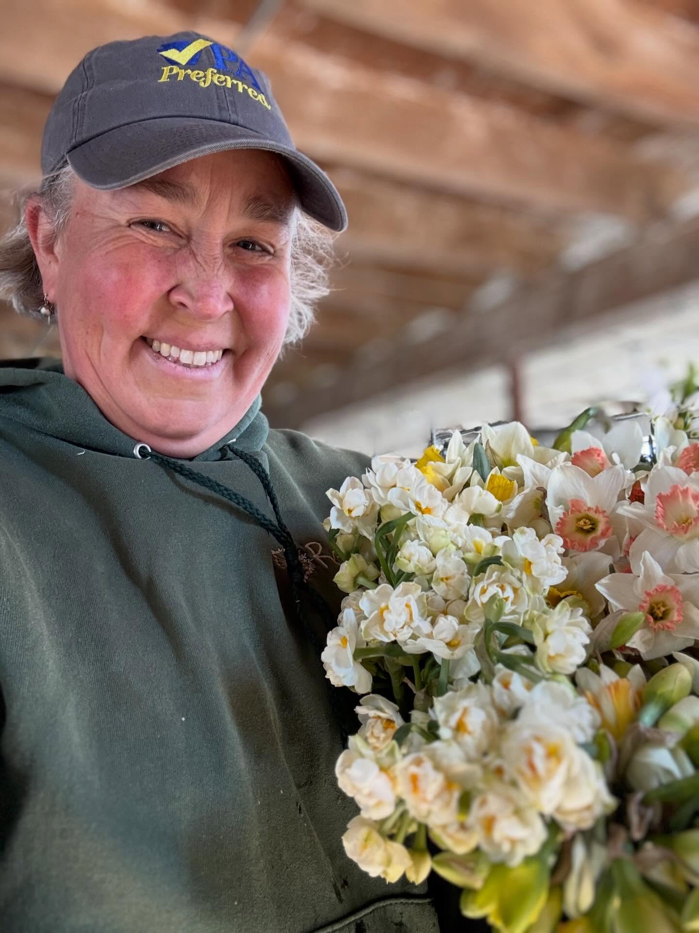 I gave into the fancy daffodil craze. And now I totally get it.
These will be in our first week of Spring Flower Club this Friday! Maybe a few extras to bouquets going to @talking_breads
