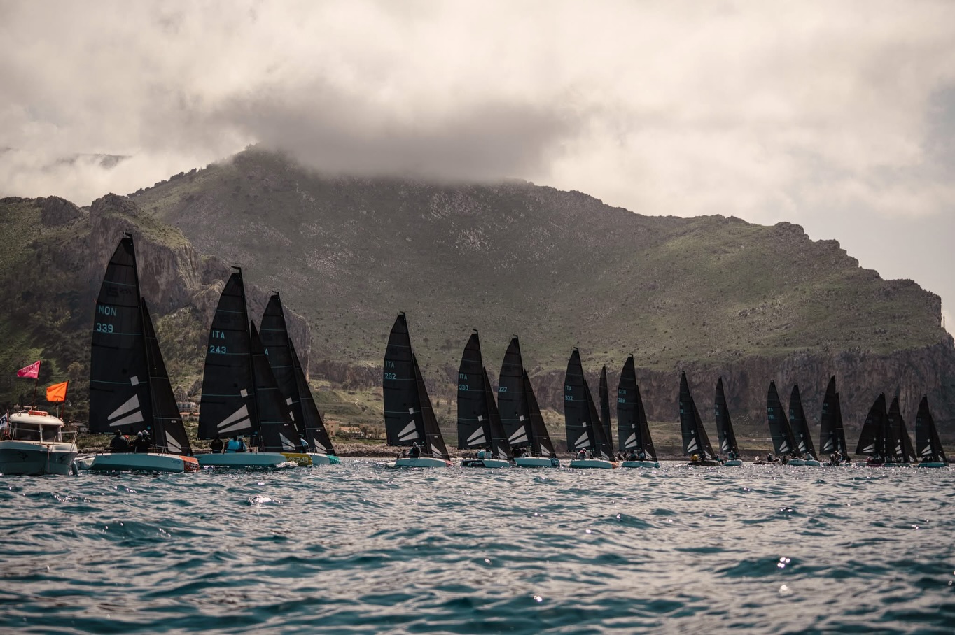 Enjoy the best shots of the DAY1 ๐ธ