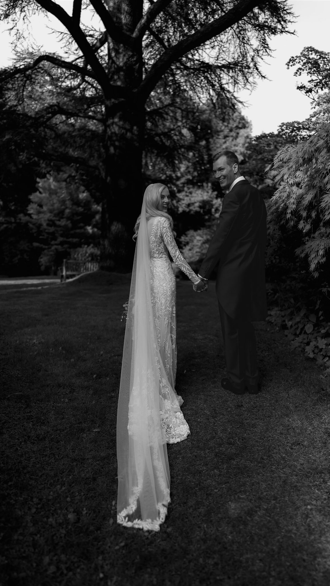 But WHAT IS THIS?! 😅🫣😂 Just another day.
When I say “we see it all…”
The things you see as a wedding photographer and you can’t really even explain to people (the PG version).
What’s the most random thing you’ve seen? PG or not… 😅🫣 DM me and let me know.