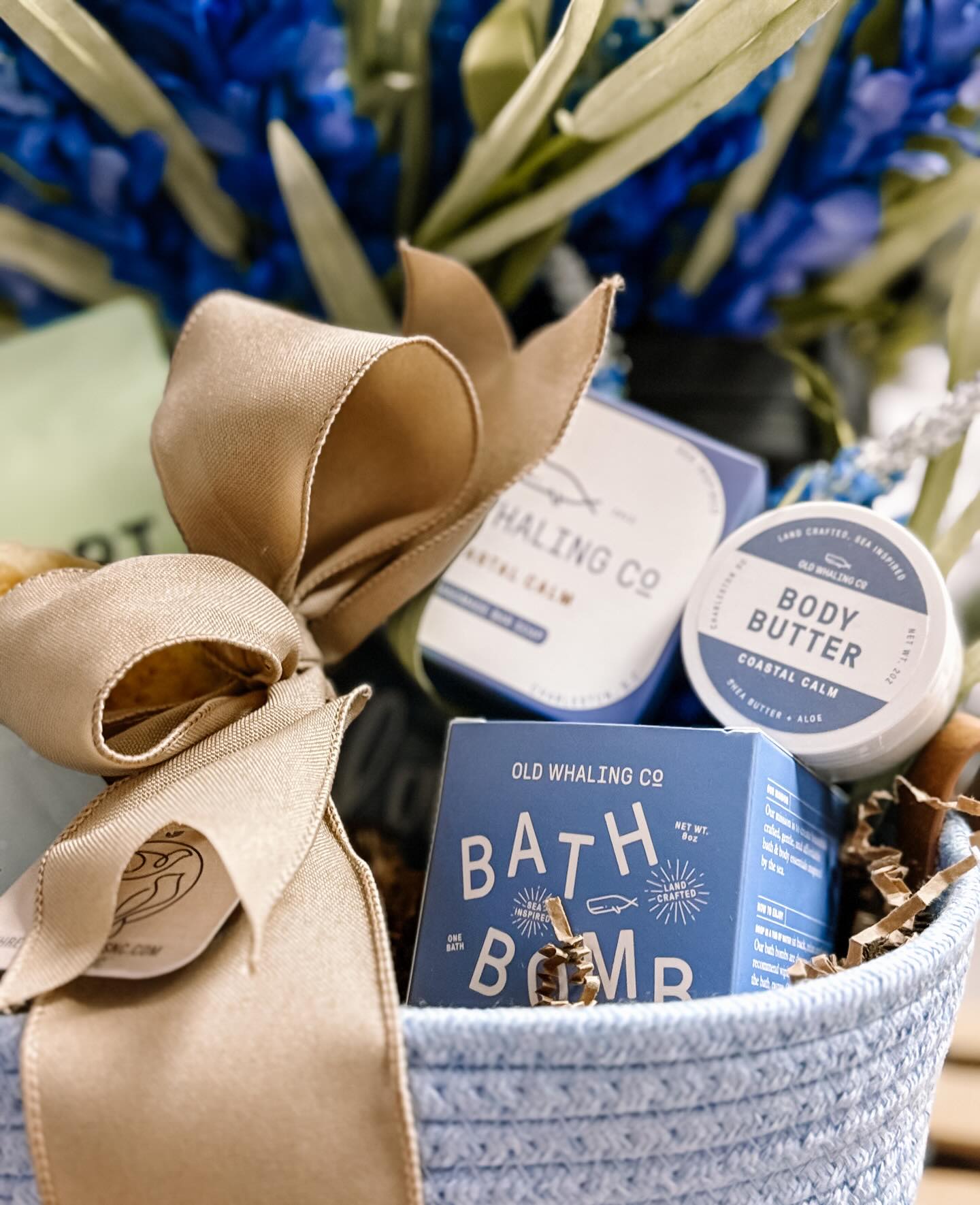 The sun is shining and the coast is calling 🌊
Swing by this weekend and let us help you find the best gifts, home goodies or a little treat just for you!
