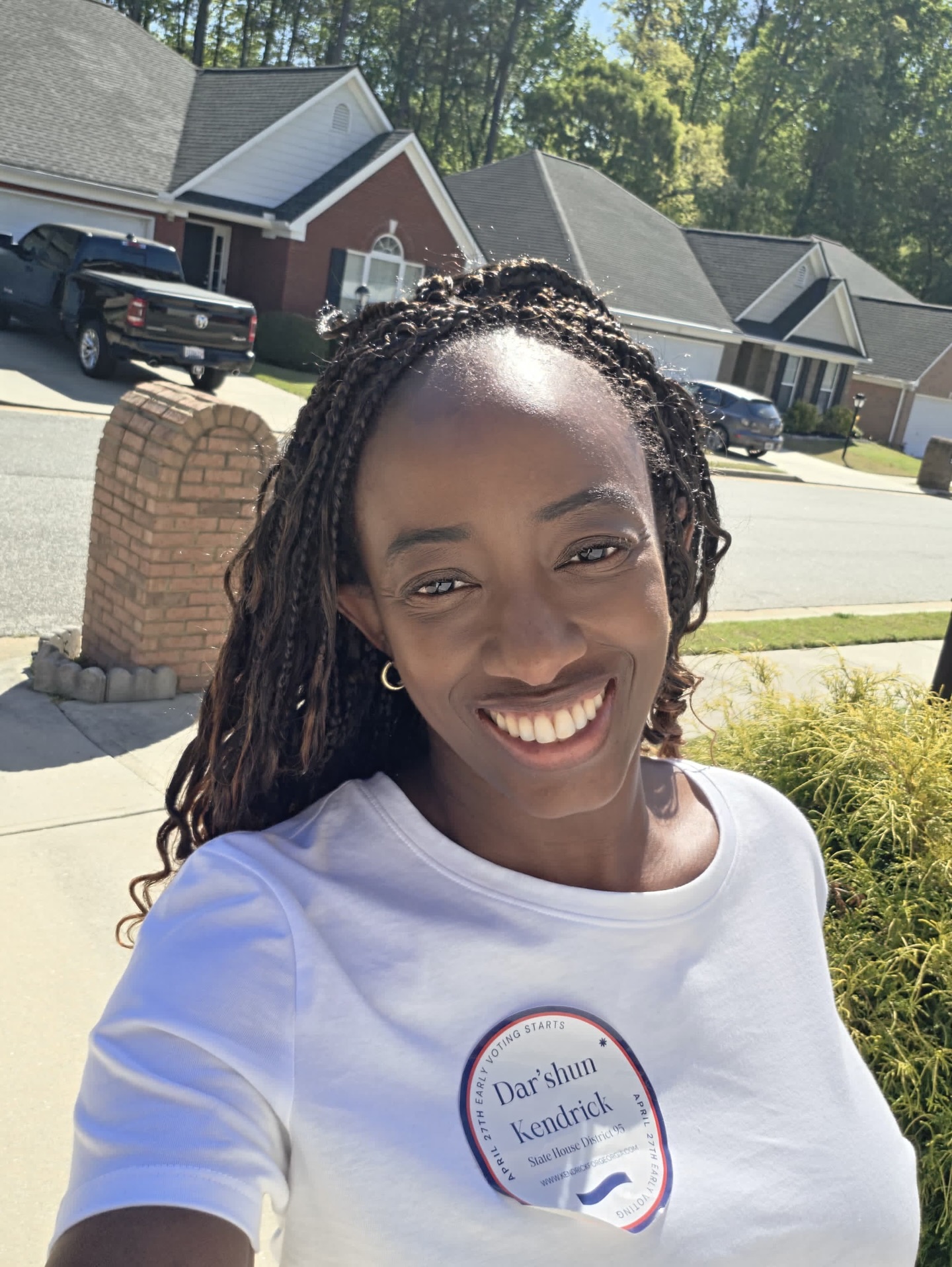 Another day of canvassing! Here are my favorite quotes from the trail
💙 “I remember you. You spoke with me when I visited the Capitol.”
💙 “My whole family votes for you every time.”
💙”Are you a Democrat or Republican? 🤔”
It’s such a treat to just reach out to constituents on a sunny 🌞 Saturday. They were so welcoming to me and the team ❗️
Until next Saturday...🙏🏾🙏🏾🙏🏾