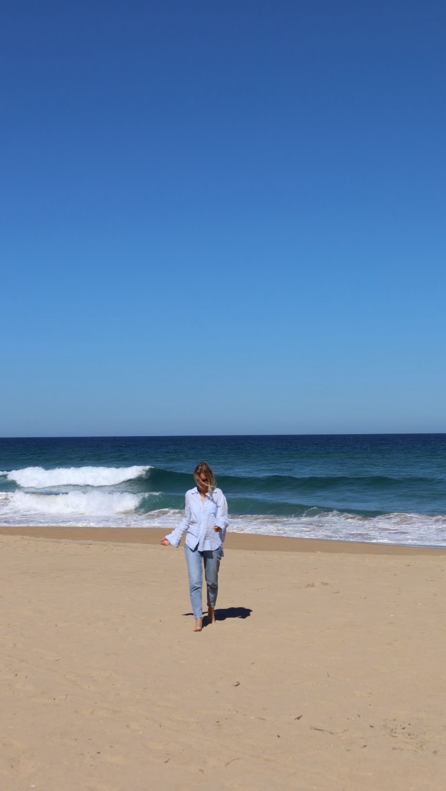 Here is what I did today to help nourish my body and mind (whilst traveling):
Started my day with a home workout
Warm water on an empty stomach
Berry & Cacao Overnight Oats
2 litres water throughout the day
@soaringfreesuperfoods Master Energy after breakfast
Sourdough toast with cashew cream cheese and cucumber
Leftover Hummus and carrots
Exploring the local town
30 minute walk on the beach
Chia pudding afternoon snack
Roasted veg and pesto pasta for dinner
A cup of Rooibos and dark chocolate after dinner
@soaringfreesuperfoods Master Sleep an hour before bed
7 hours good sleep.
#healthybodyhealthymind #healtylifestyle #healthyliving