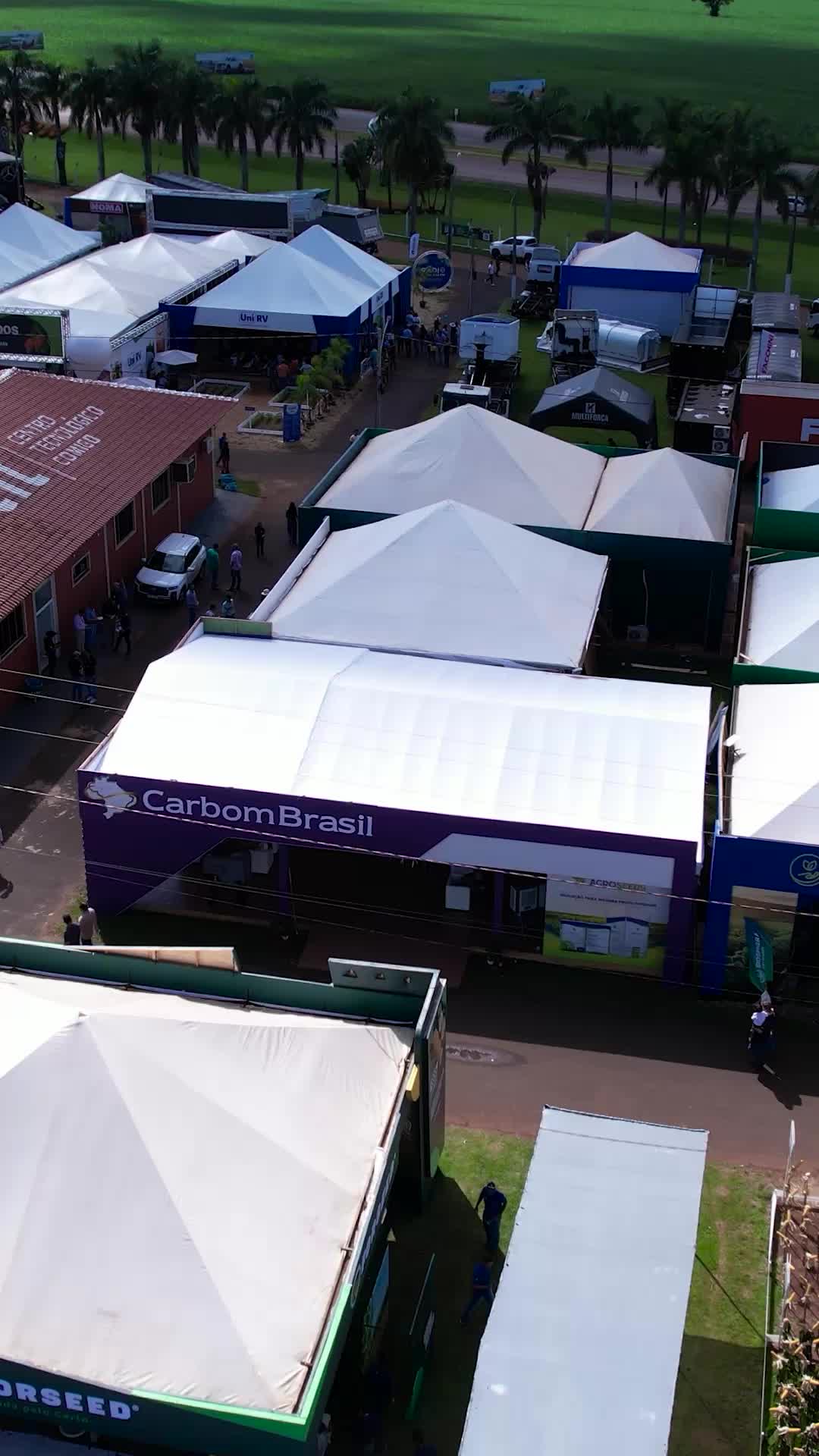 A Tecnoshow Comigo 2026 chegou ao fim, mas as conexões que construímos por lá seguem gerando resultado no campo.🌱
Foram dias de troca, proximidade e conversas que reforçam o nosso compromisso com quem vive o agro todos os dias. E cada visita ao nosso stand fez parte disso.
Obrigado a todos que estiveram ao nosso lado essa semana.🤝
#CarbomBrasil #TecnoshowComigo2026 #Agronegócio #Bioinsumos #InovaçãoNoCampo