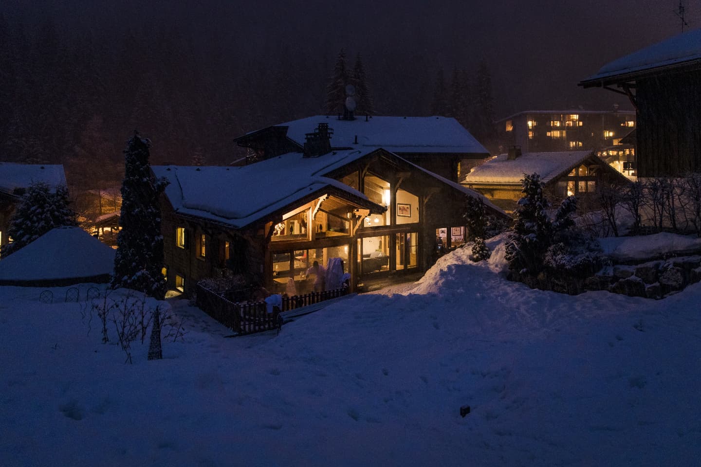 Looking for your next winter getaway?
Friends & followers of Holmlands can save 10% on selected dates when booking with four star family owned chalet operator @chillypowderholidays this winter & claim a free spa treatment too.
Our favourite home from home in the mountains, nestled in the heart of Les Portes du Soleil, click the link in our story highlights for full dates and details.
#chillypowder #chillypowderholidays #chillypowdermorzine #chillypowderski #morzineavoriaz #morzine #avoriaz #avoriaz1800 #lesportesdusoleil #france #frenchalps #thealps #mountains #getaway #holiday #destination #escape #holidayescape #vacation #dreamvacation #dreamholiday #winterholiday #winter #skiholiday #skiing #skitrip #skideals #travel