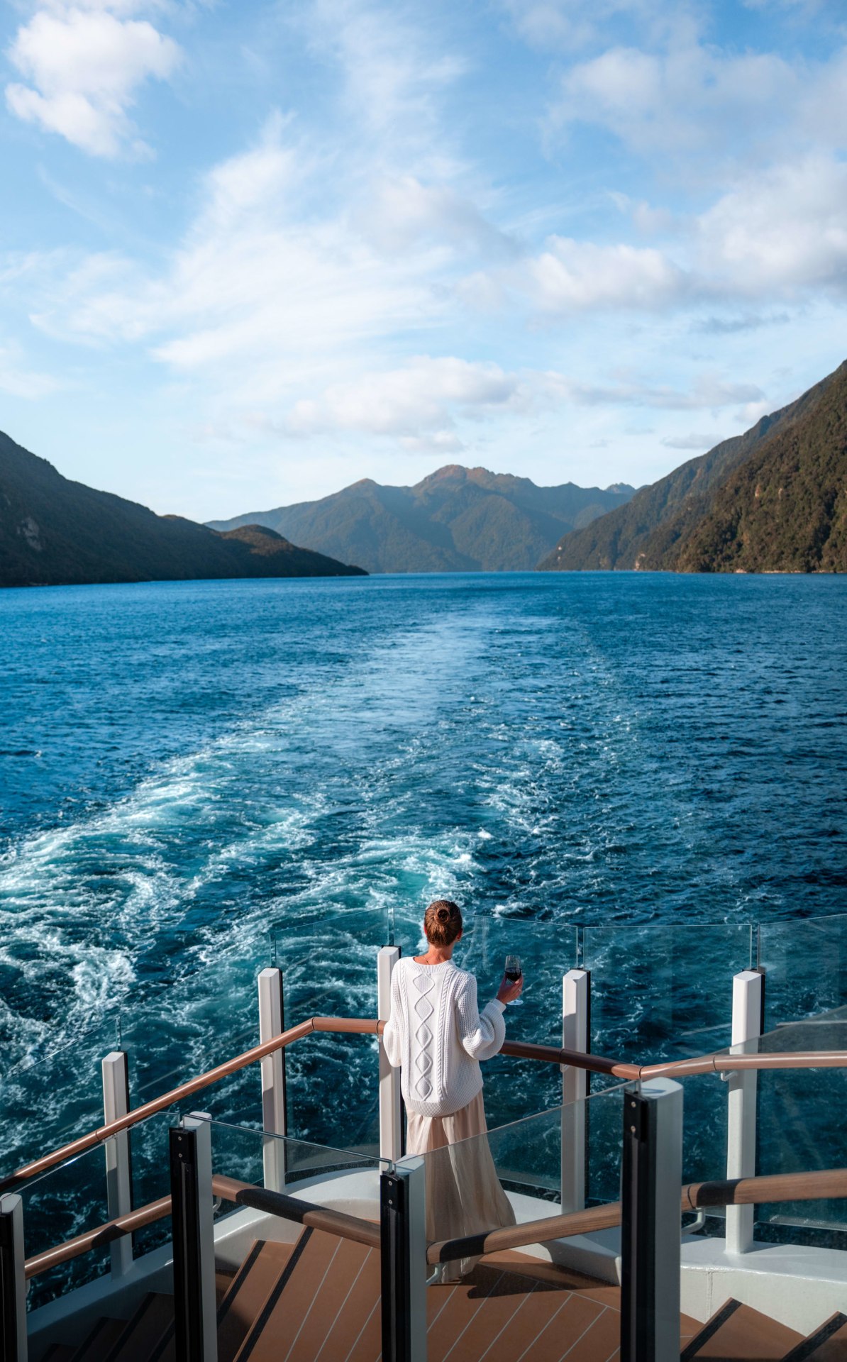 Five unforgettable sights while cruising New Zealand aboard Silver Nova:
• Milford Sound in Fiordland National Park, where waterfalls spill down misty cliffs
• Volcanic landscapes shaped by geothermal valleys and ancient craters
• Coastal wildlife, from dolphins and penguins to New Zealand fur seals
• Remote beaches and untouched coastlines best reached by sea
• Sunrises and sunsets stretching across the Pacific
#CuzzinzNemTravel #CreatingMemoriesThroughTravel #getpaidtobooktravel #1sttimetravelerswanted #travelingonabudget