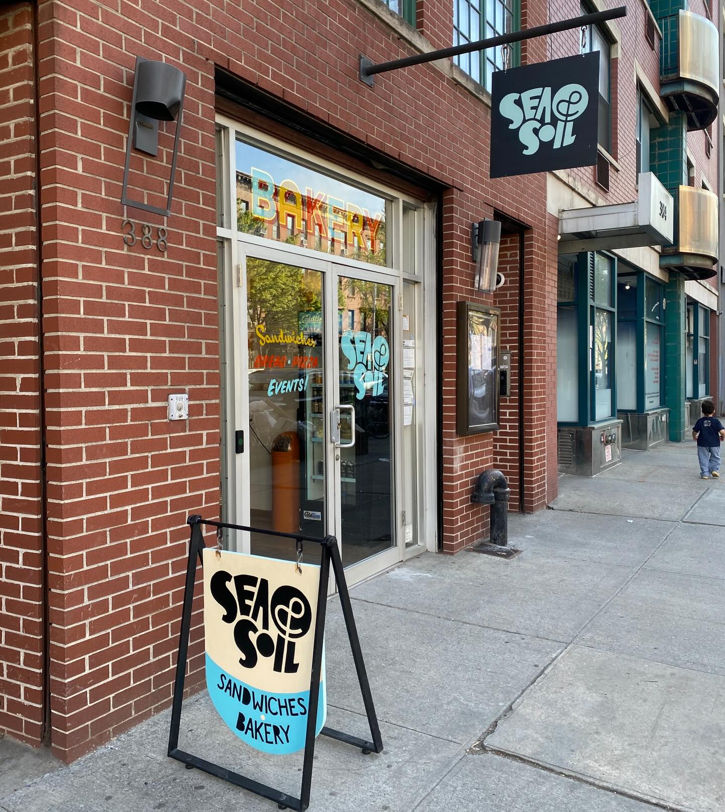Now open 🎉
@sea.soil.coop
📍388 Atlantic Avenue
Yesterday, we stopped by to say hello to the team and check out Sea and Soil on their very first day!
The newest bakery and sandwich shop on Atlantic Avenue is open:
Tuesday-Saturday: 11 am-7 pm
Sunday 9 am-5 pm
Here’s what to look forward to:
🍕Pizza Thursday-Sunday from 5-7 pm
🍩Fresh donuts every Sunday
🥪 Sliding scale sandwiches
Stop by and treat yourself ☀️ Congratulations to Sea & Soil on opening!🎈
#seanadsoil #brooklynbakery #atlanticavenue #boerumhill #brooklyneats