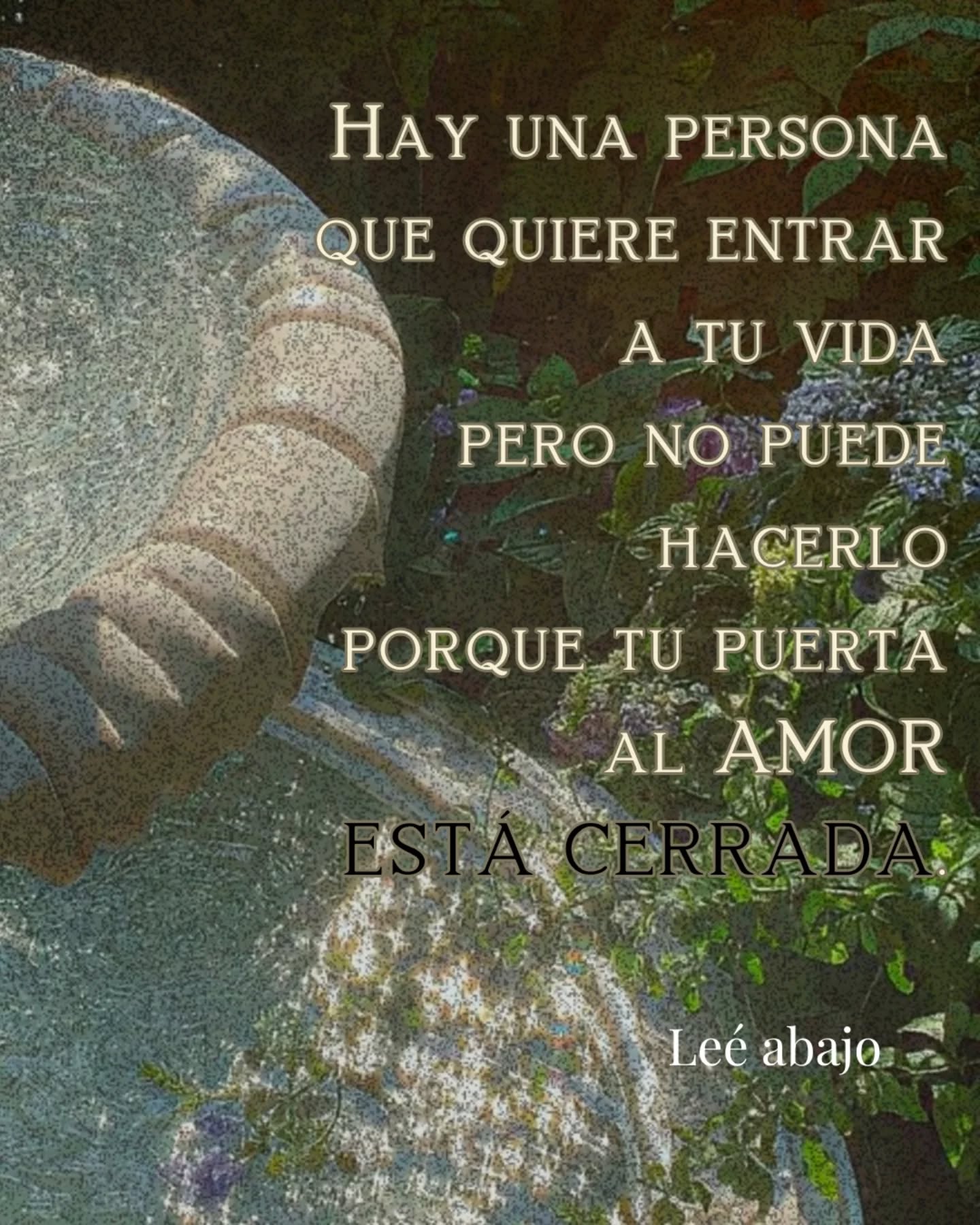 Tu soulmate te está buscando.
Pero tenes tanto miedo a abrir tu vulnerabilidad que has creado una muralla que cierra tu corazón para poder conectar de verdad con esa persona.
Esa independencia, ser la que resuelve todo, la que nunca pide nada a nadie, la que no deja lugar para que alguien más se encargue, son mecanismos que aprendiste para no volver a esperar lo que nunca vendrá de alguien más.
Vivis con eso internalizado y por otro lado, decis que queres una relación, alguien que te traiga calma, que se sienta a la par, se preocupe por vos, que haga, acompañe, sorprenda, te mime y te haga sentir especial.
Pero si miramos al detalle estas dos caras son contradictorias. Entonces estas enviando mensajes raros al universo como para que te dé ese amor que se sienta así de profundo y seguro.
La vida te está empujando a no seguir igual. Sos una mujer talentosa, única, y con mucho valor. Solo hace falta ajustar algunas capas de identidad para que puedas abrirte a ese amor.
Tengo un plan de 6 meses, con pasos prácticos de trabajo de sombras, manifestación de tu pareja ideal, códigos de seducción, citas conscientes. Todo organizado para que evoluciones de forma práctica y acelerada.
Escribime y te cuento las opciones para empezar ya.
FUENTE es nuestra palabra clave 🤫
Te espero en mis mensajes.
