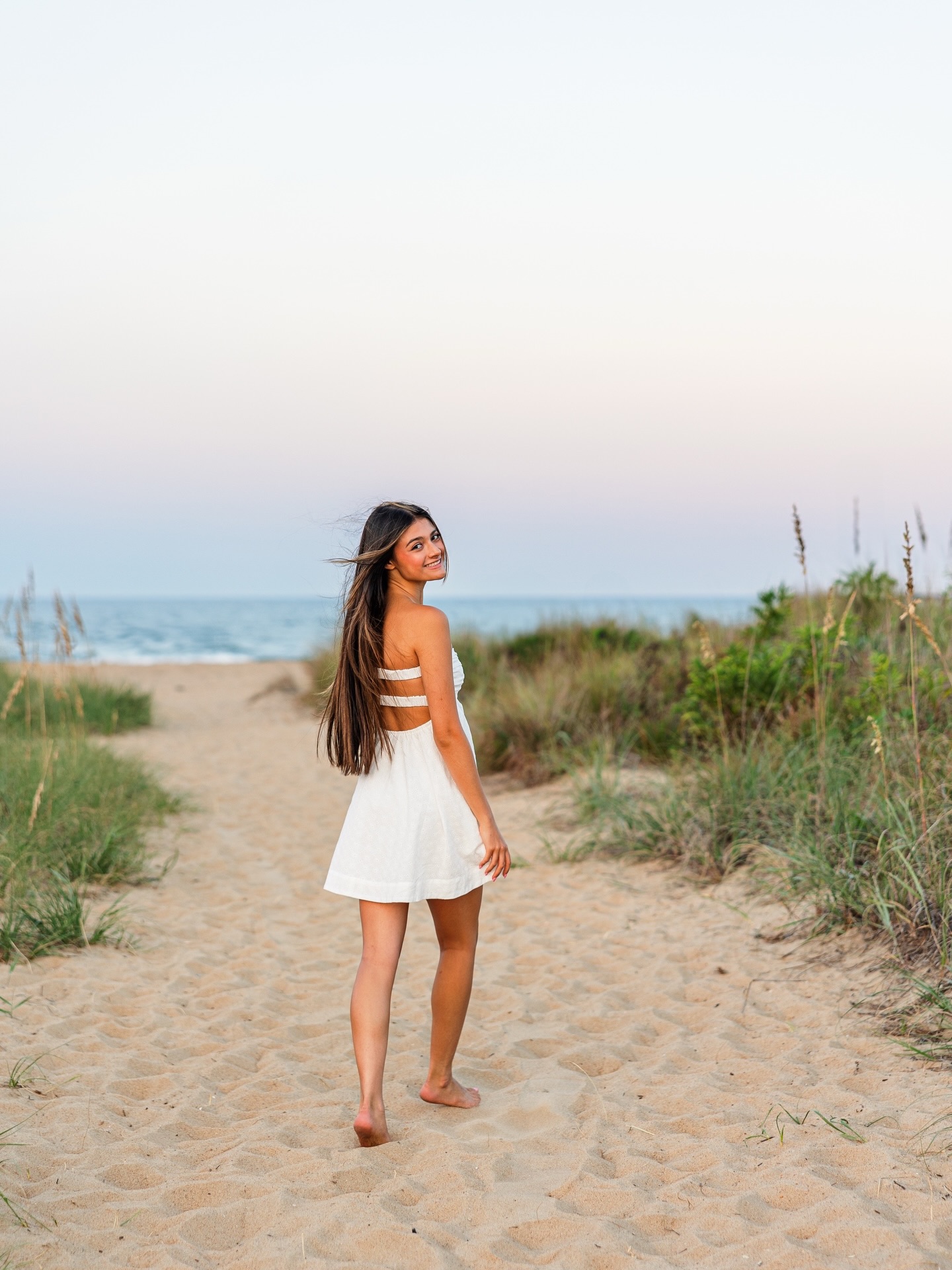Senior year deserves more than rushed yearbook photos ✨
Let’s create images that actually feel like you - barefoot on the beach, golden light, your favorite outfit and all the little details that make this season unforgettable.
Now booking a limited number of senior sessions for the Class of 2027 🤍