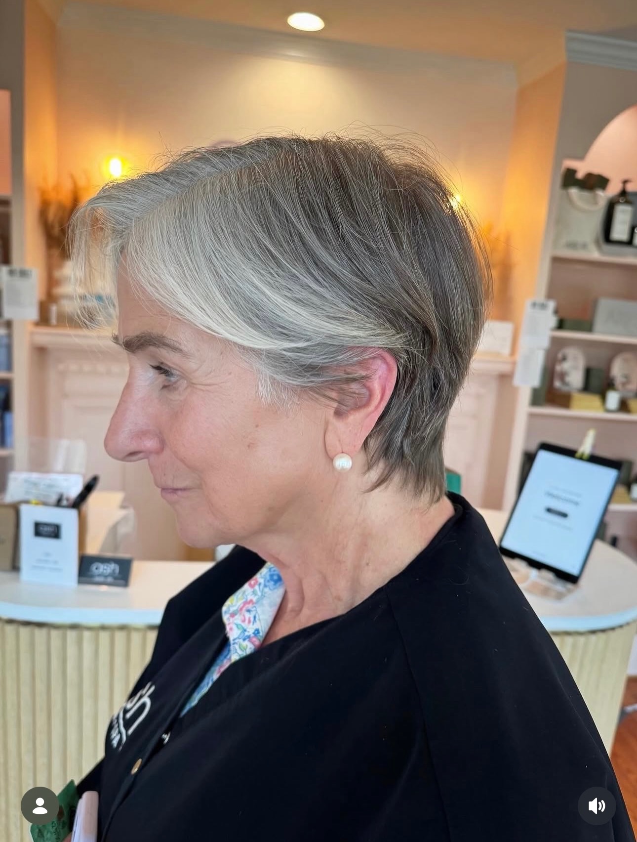 A new look for the summer heat! New Talent Hastings @hairbyhastings is behind this precision cut transformation.