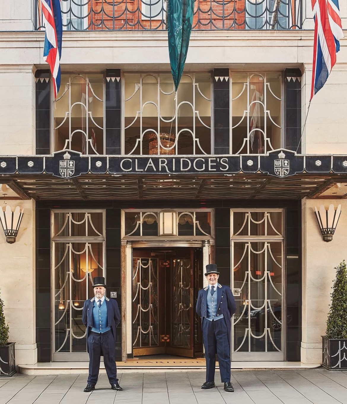 Am I dreaming? 💭 I've just taken a wedding ceremony booking for the ICONIC Claridges Hotel in London for next year!!! 🥳
It's going to be very special for SO many reasons, which I can't wait to share with you later down the line, when I can.
Ahhhh so happy and excited!!! Dream come true!
😍🥰❤️
First photo @claridgeshotel
#londonwedding #claridgeswedding #londoncelebrant