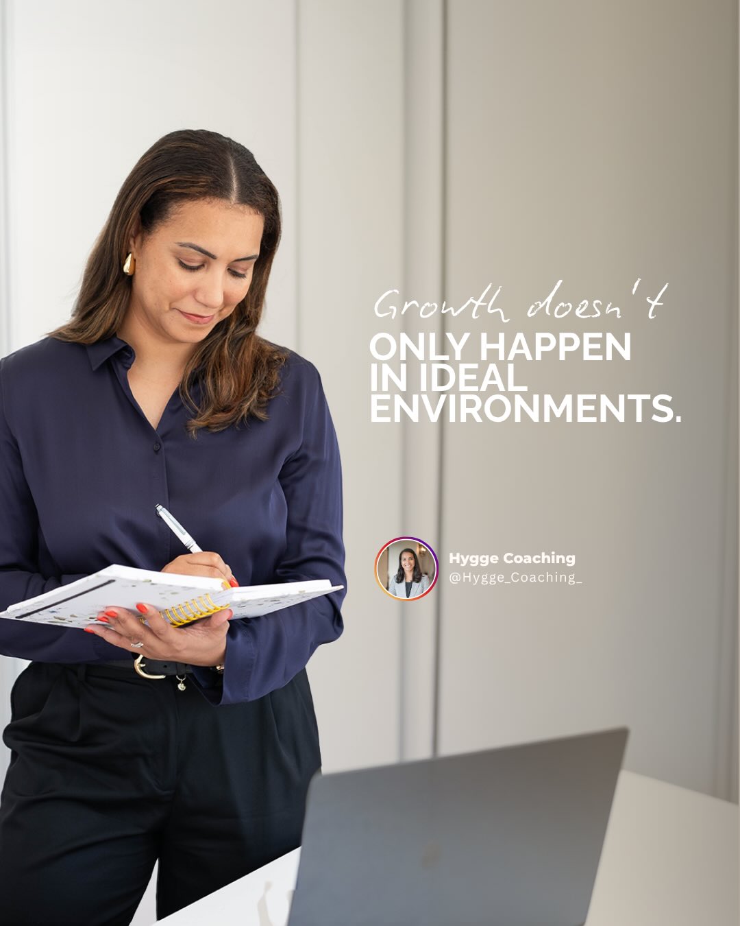 There’s a comfortable lie many people keep telling themselves:
“When things are more stable… I’ll move.”
More organized.
More certain.
More ideal.
But here’s the truth:
That moment rarely comes.
And while you wait for the perfect conditions,
you keep delaying decisions you already know you need to make.
Growth doesn’t happen when everything aligns.
It happens when you decide to move anyway.
When you stop negotiating with yourself.
When you take responsibility for your next step.
The real question isn’t:
“When will life allow this?”
It’s:
👉 “How long will I keep postponing it?”
If you feel this… you don’t need more clarity.
You need a decision.
Há uma mentira confortável que muitas pessoas continuam a contar a si próprias:
“Quando as coisas estiverem mais estáveis… eu avanço.”
Mais organizadas.
Mais calmas.
Mais certas.
Mas a verdade?
Esse momento raramente chega.
E enquanto esperas pelo cenário ideal,
vais adiando decisões que já sabes que tens de tomar.
Crescimento não acontece quando tudo está alinhado.
Acontece quando decides avançar mesmo sem certezas.
Quando páras de negociar contigo própria.
Quando assumes responsabilidade pelo próximo passo.
A questão não é:
“Quando é que a minha vida vai permitir isto?”
É:
👉 “Até quando é que vou continuar a adiar isto?”
Se sentes que estás nesse ponto,
então já não precisas de mais clareza.
Precisas de decisão.