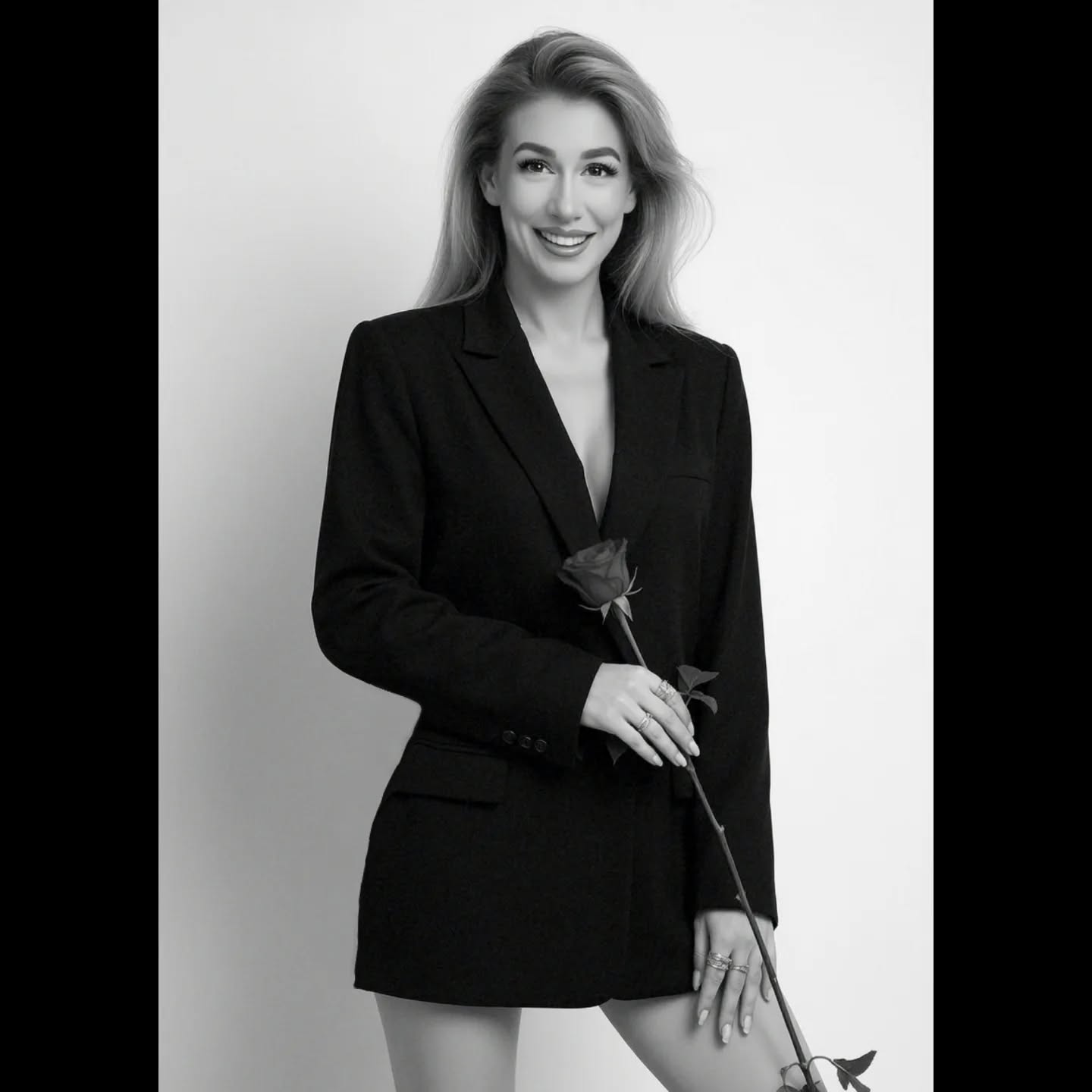 Bloom for you. 🌹 .
.
.
.
.
.
#spring #bossbabe #editorialphotography #modelphotography #inspiredaily