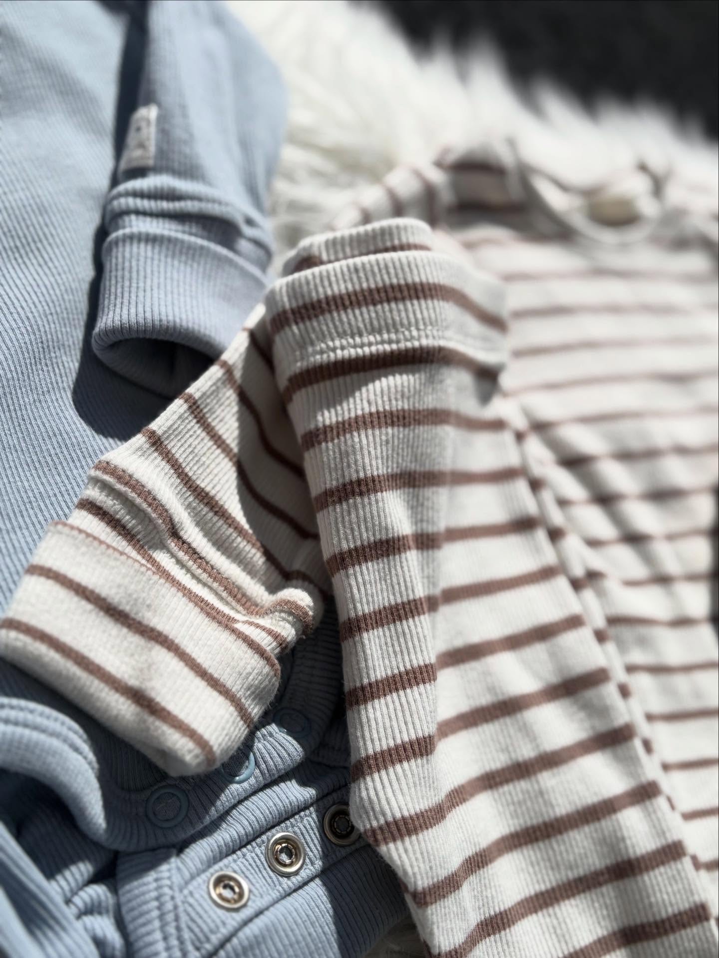 Bebiskläder storlek 56 💛
Ljusblått set, Kappahl - 119kr
Randigt set, Kappahl - 119kr
Set, H&M - 79kr