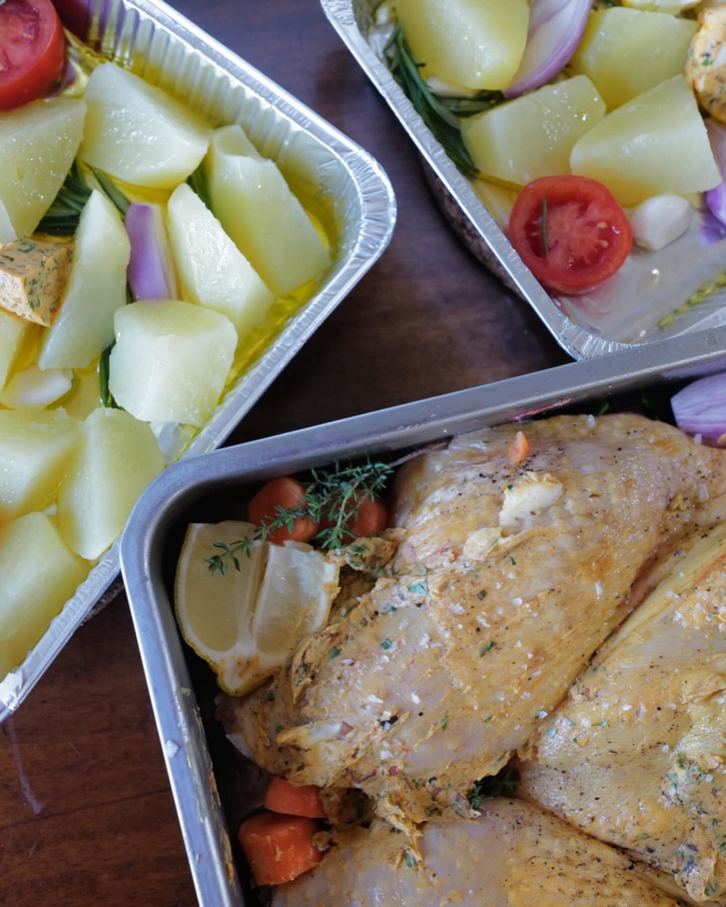 On the table tonight.
Free range chicken. Roasted at 200 degrees for 45 minutes with patate arrosto.