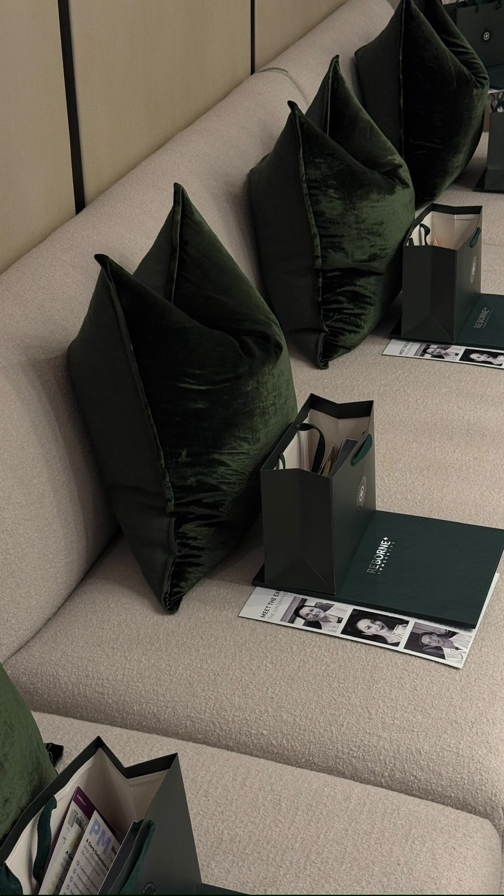 Press Morning featuring Dr Jennifer Owen’s | Announcing Reborne Longevity as her exclusive UK base where she will be performing regenerative aesthetics as a holistic approach.
We were delighted to welcome 18 journalists to our Marylebone townhouse to mark the arrival of Dr Jennifer Owens to Reborne, with an intimate discussion exploring the relationship between gut health, skin and hormonal balance.
Bringing together Dr Owens, now part of our regenerative aesthetics team, alongside Esra Soyluciek, nutrition specialist, and Dr Dorsa Jalaei, preventative health consultant, the conversation moved seamlessly through the gut–skin connection, a holistic view of hormone health, and the scientific frameworks that underpin both.