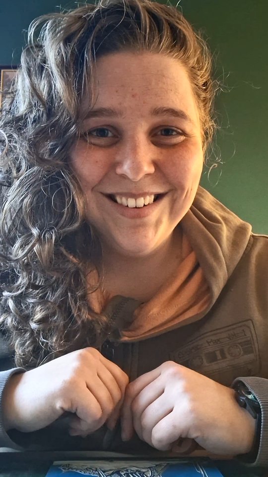 Jaaa! Met 4 aanmeldingen voor de workshop aanstaande zaterdag, gaat het feest definitief wél door. 🥳 Maar er is nog steeds plek genoeg om aan te schuiven! Dus zet je creatieve pet op en maak er een leuk dagje Den Bosch van.
Schrijf je snel in op:
👉🏻 https://www.dezilverenvos.nl/event-details/maak-je-eigen-lino-stempel-door-sandy-butchers-om-16-00
Tot zaterdag!