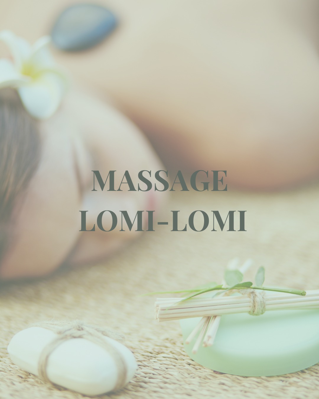 Le massage Lomi Lomi est une véritable invitation au lâcher-prise.
Inspiré des traditions hawaïennes, il se caractérise par des mouvements longs, fluides et enveloppants, réalisés avec les avant-bras, comme une vague qui circule sur le corps.
Le geste est continu, profond, et vient progressivement apaiser les tensions,
relancer l’énergie et reconnecter au corps en douceur.
On ne vient pas seulement se faire masser, on vient vivre une expérience sensorielle, un moment hors du temps,
où le corps et l’esprit ralentissent ensemble.
Un soin idéal pour se recentrer, se détendre profondément et se laisser porter 💚