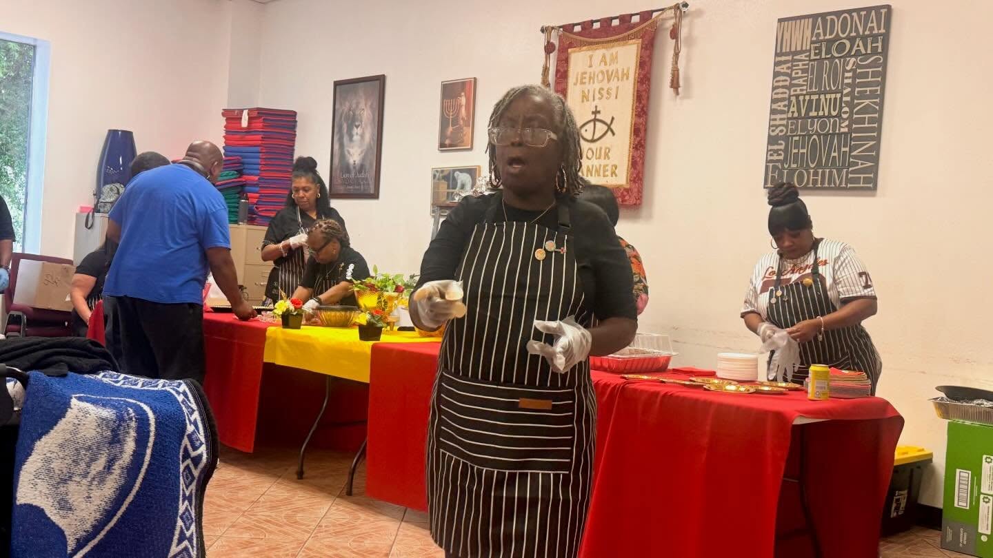 Victory Gospel Chapel
A Night of
Inspiration, Victory & Elegance
Host & Author Christina Hancock
Book Signing
& Perfume Launch
Proverbs 31 Women
Christina Hancock