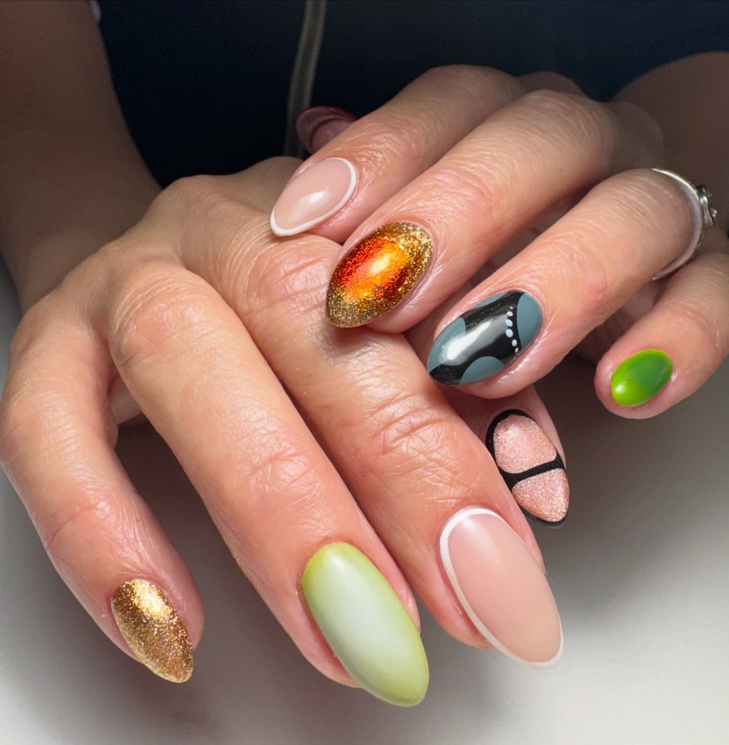 Mix and match til I die
Prep @ericasata
Structure @the_gelbottle_inc
Polishes @kokoistusa @nailthoughts @dndgel @pla_nails
Art powders @functionofvex