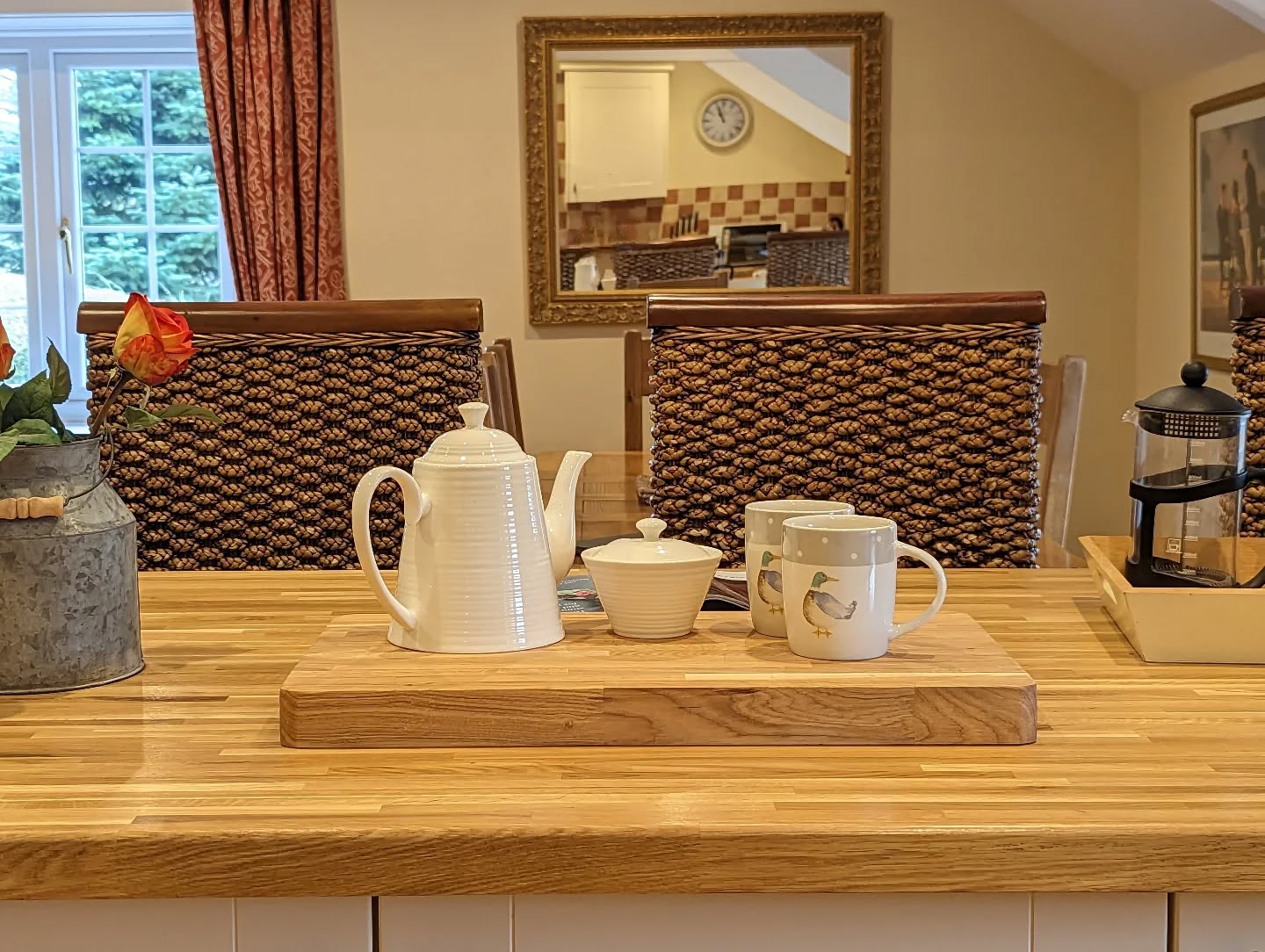 Our breakfast bar is the perfect little spot to steep, sip, and slow down this National Tea Day
.
.
.
.
#NationalTeaDay #TeaLovers #CupOfTea
#Cottagecore CottagecoreAesthetic