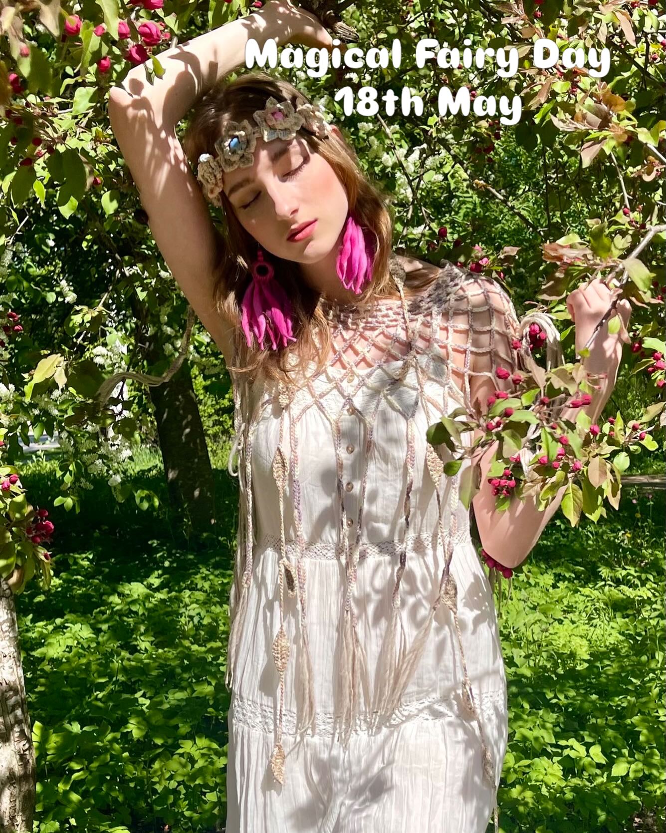 18th of May we celebrate the Nature Elementals as gratitude for making the nature blossom🧚🌼🌷🌹❤️🙏🏻! @mirjamh0kkanen
#fairyday #maimagicwardrobe #finnishdesign #natureconnectedfashion