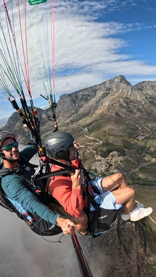 Crazy? Maybe.
But learning to fly is easier than you think.
Join a paragliding course in Cape Town and see for yourself
#paragliding #skysafari #capetown #southafrica #paraglidingcourse