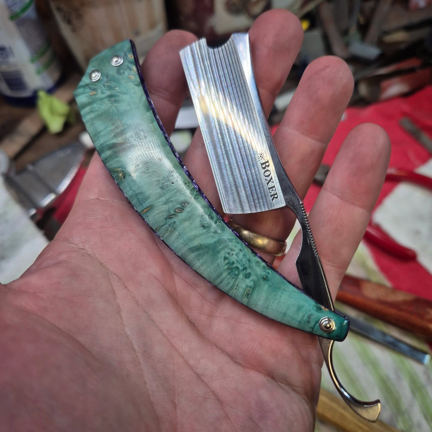 All the bits assembled now. Still needs some tidying up and an edge.
#boxercustomrazors #customstraightrazor #straightrazor #razor #shaveoftheday