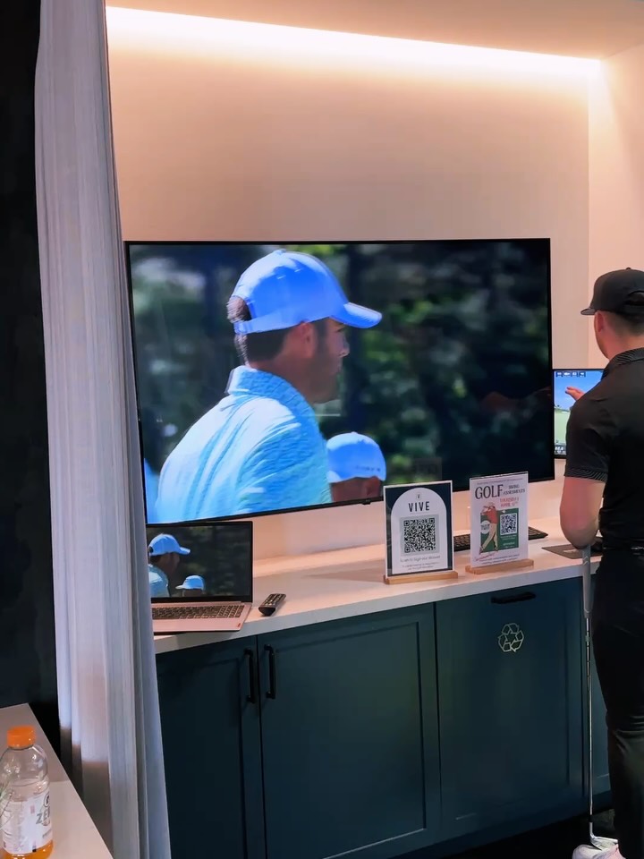 Do you have an office (or building) full of golfers & weekend warriors??
We recently hosted swing assessments for a client in downtown Seattle in celebration of Masters Weekend ⛳️ and it was a smashing success!
From first-timers who’ve never held a club to seasoned vets looking for that extra edge- Pin High’s swing assessment package gives your guests, employees, or tenants a real, tangible experience that sticks with them 💯
Don’t just bring the swing- bring lasting value to your most trusted people! 🫡
Contact us today to bring the swing to your next event 🔥