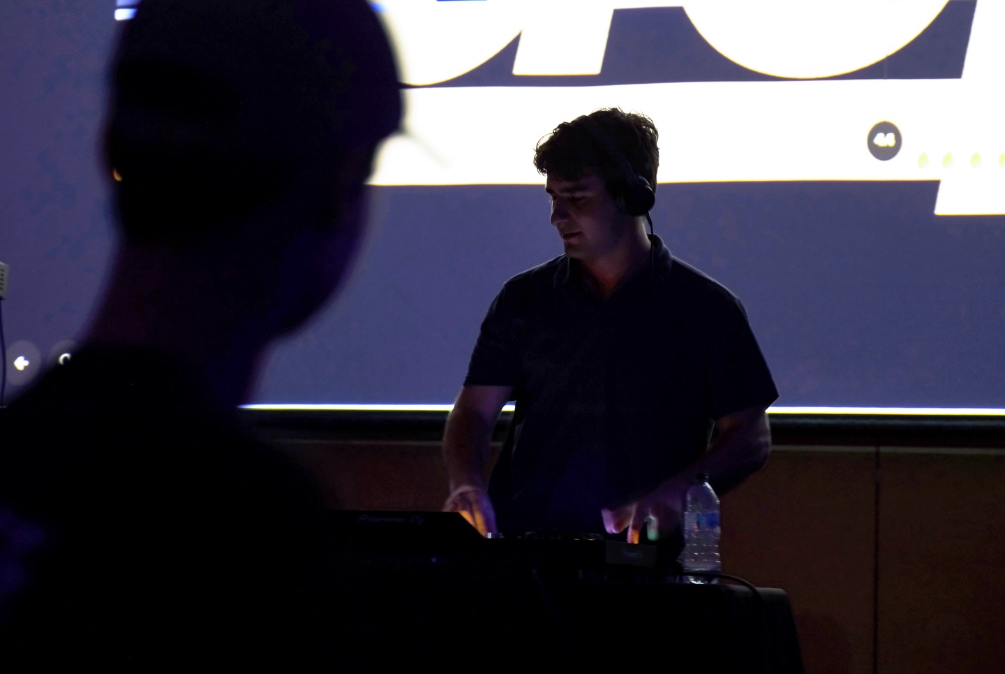 The energy was ELECTRIC ⚡️ as we brought 5 student DJ’s to battle it out at TUCP Recreation x Concerts Battle of the DJ’s‼️ A huge round of applause 👏 to student DJ’s @ikewachter @harrisonstrass @lukakrantz.music @meridiem.music and the WINNER @tomsaulmusic who got to perform at our spring concert 🎸🫶
Thank you to everyone who came and we’ll see you when it’s over 😉