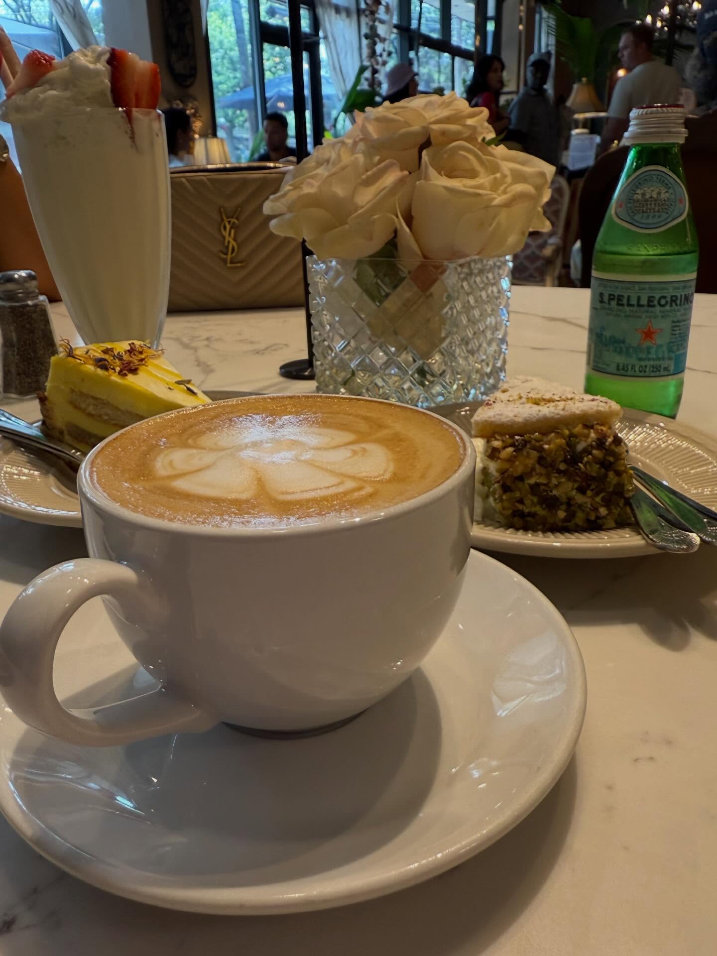 Your go-to for coffee spots, pretty places, and things to do around CT.
A little mix of lifestyle, food, and soft moments… welcome to Do&GoCT.
#explorepage #newhavenct #lifestyleblogger #coffeetime #girlyvibes