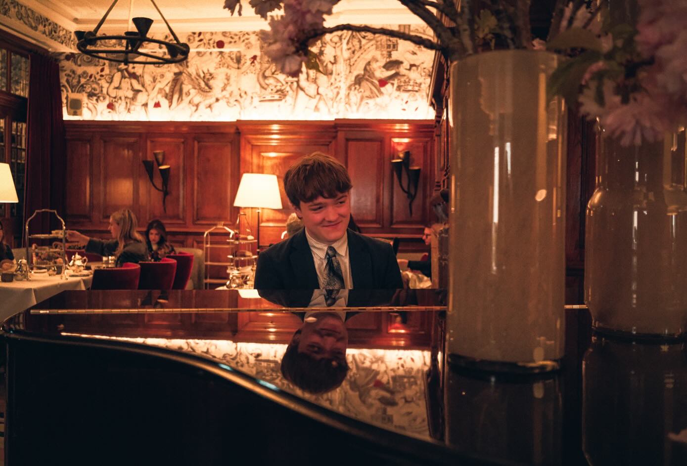 Our resident pianists at Browns are delighting afternoon tea guests with live music every day of the week 🤩🎹🎶☕️